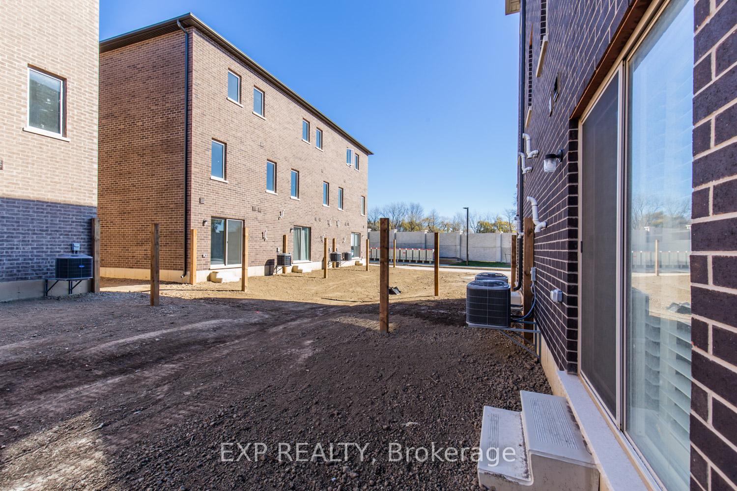 Photo 44 of 21 Bayberry Lane, Hamilton, Mount Hope — HOMEH