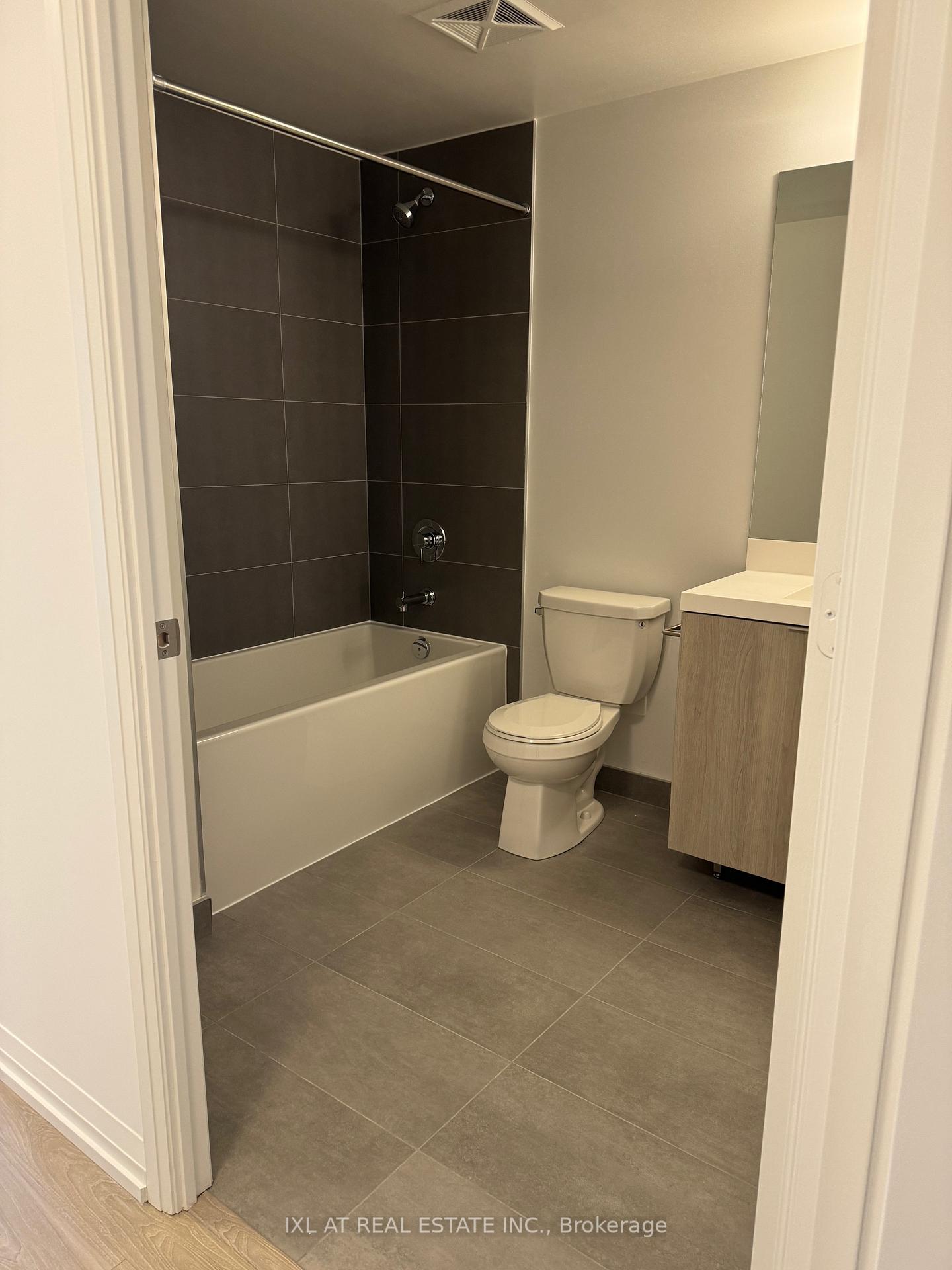Photo 6 of Unit 1708, 8 Widmer Street, Toronto, Waterfront Communities — HOMEH