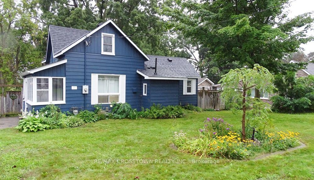 Photo 1 of 39 Grove Street W, Barrie, Queen's Park — HOMEH