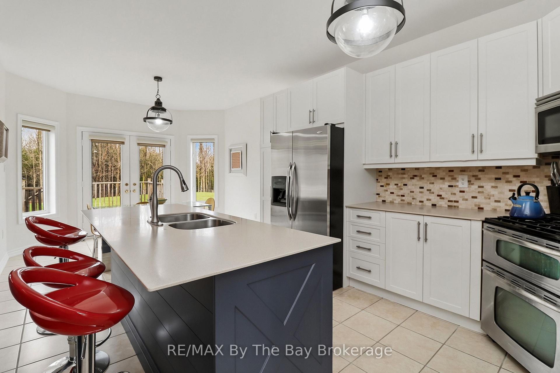 Photo 8 of 10 Basswood Drive, Wasaga Beach — HOMEH