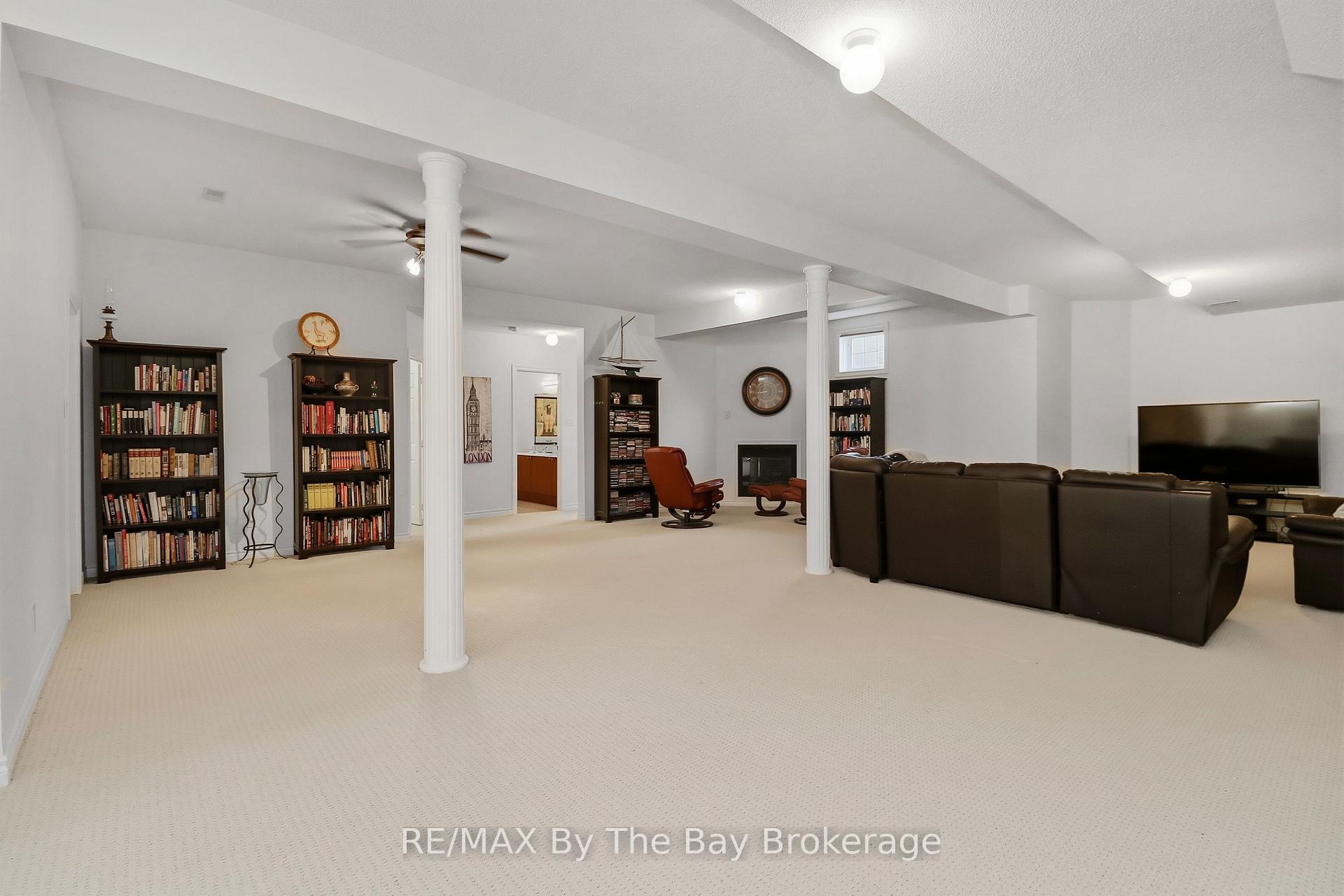 Photo 7 of 10 Basswood Drive, Wasaga Beach — HOMEH