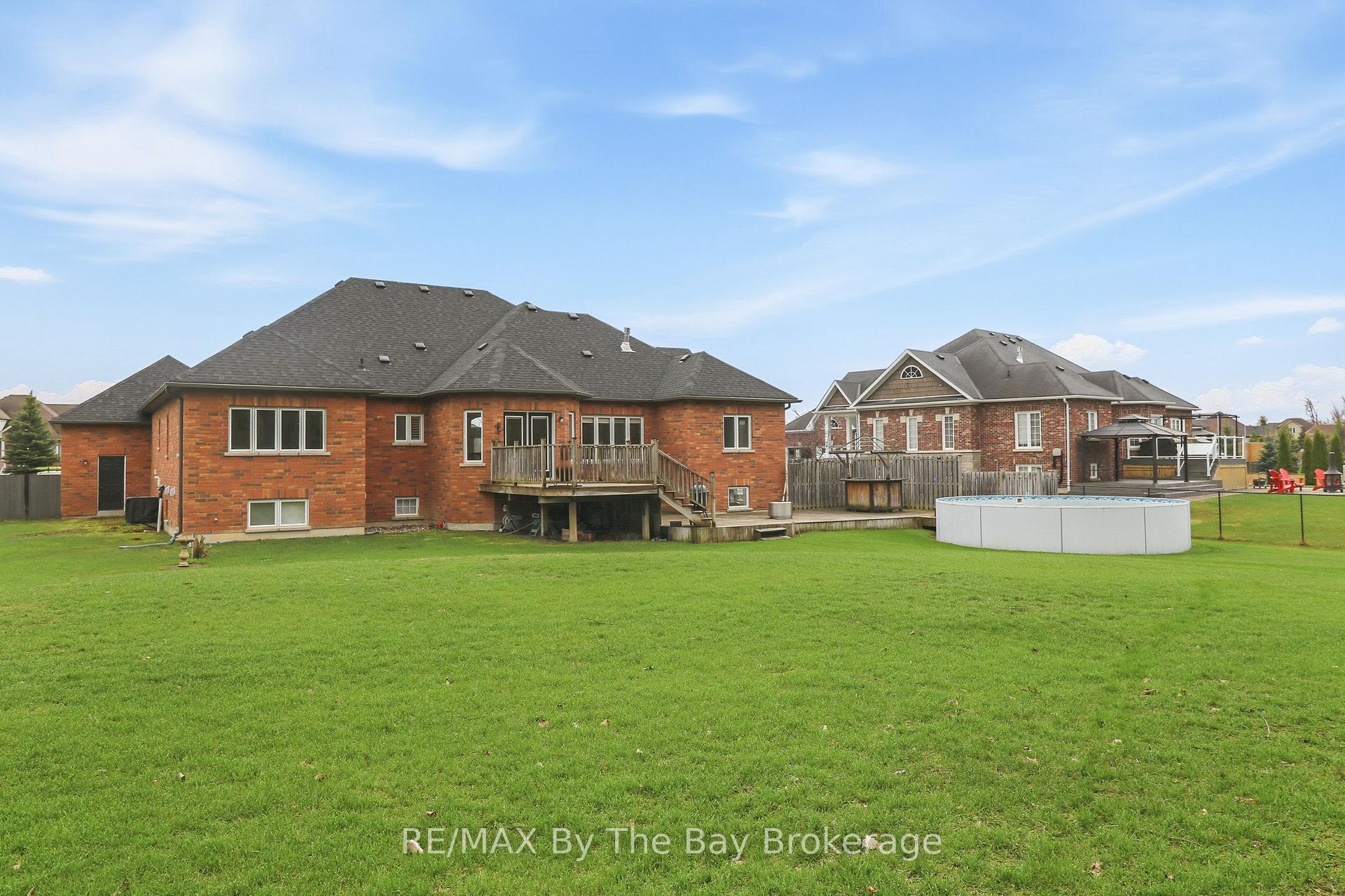 Photo 27 of 10 Basswood Drive, Wasaga Beach — HOMEH