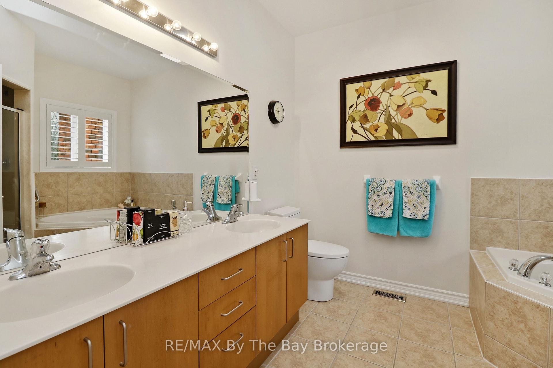 Photo 32 of 10 Basswood Drive, Wasaga Beach — HOMEH