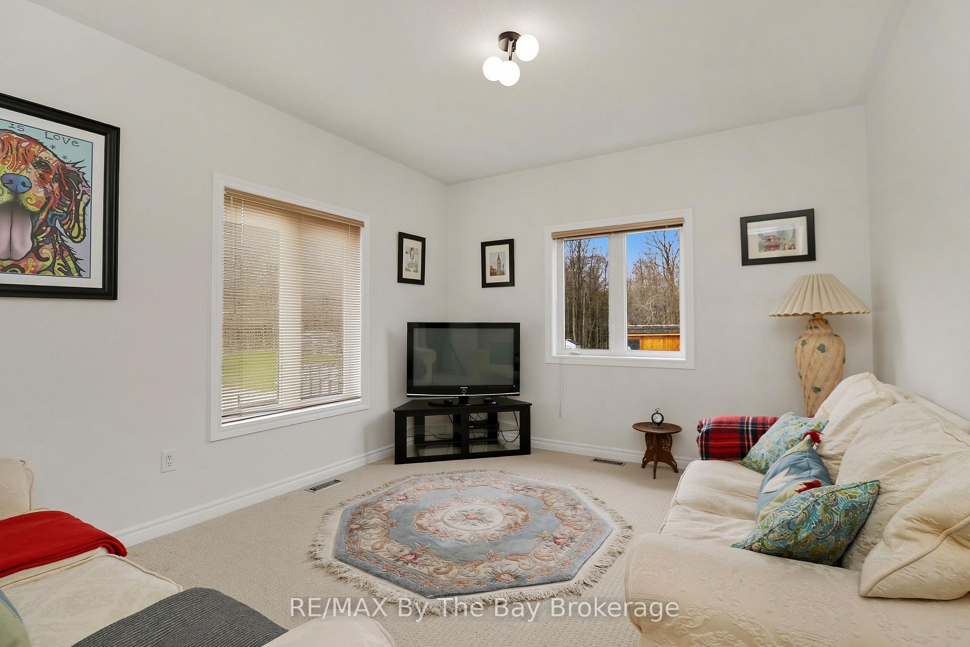 Photo 36 of 10 Basswood Drive, Wasaga Beach — HOMEH