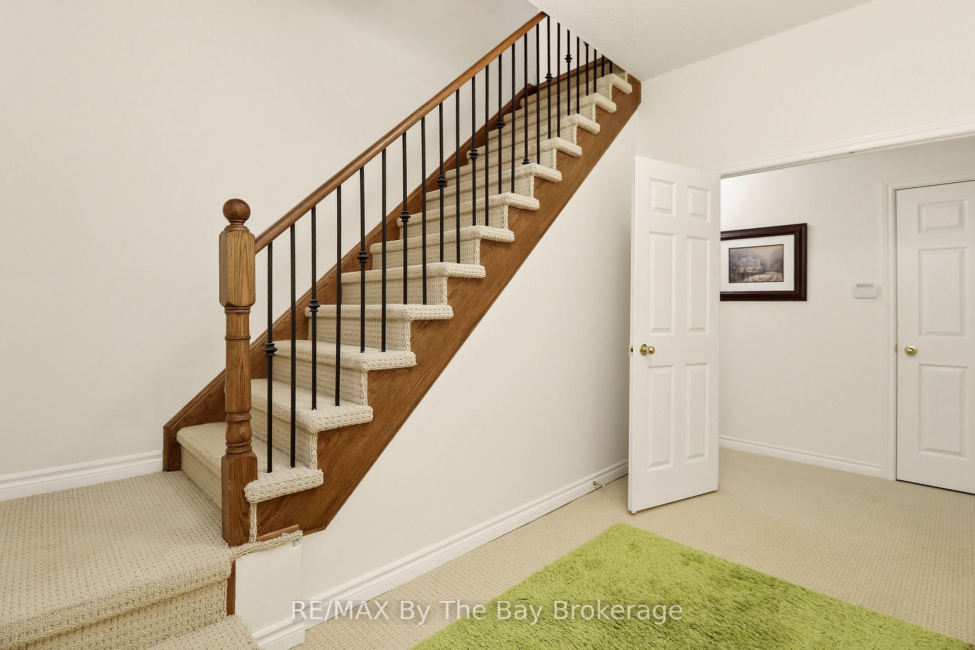 Photo 38 of 10 Basswood Drive, Wasaga Beach — HOMEH