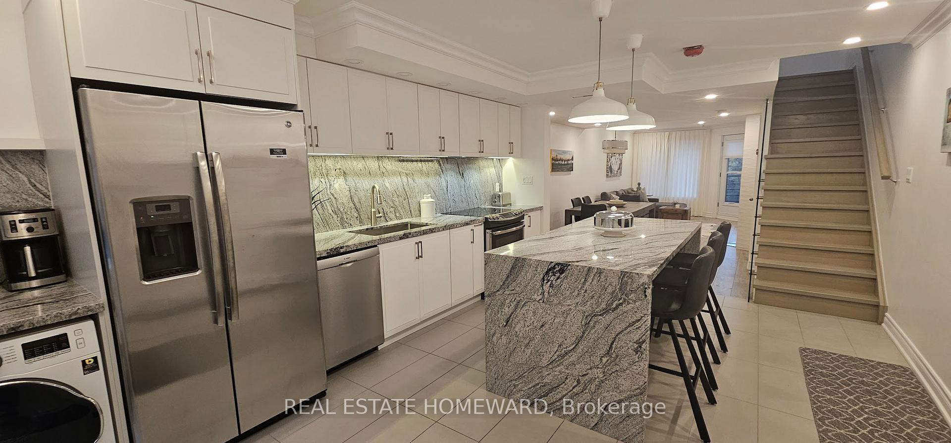 Photo 2 of Unit 5, 122 Glen Manor Drive, Toronto, The Beaches — HOMEH