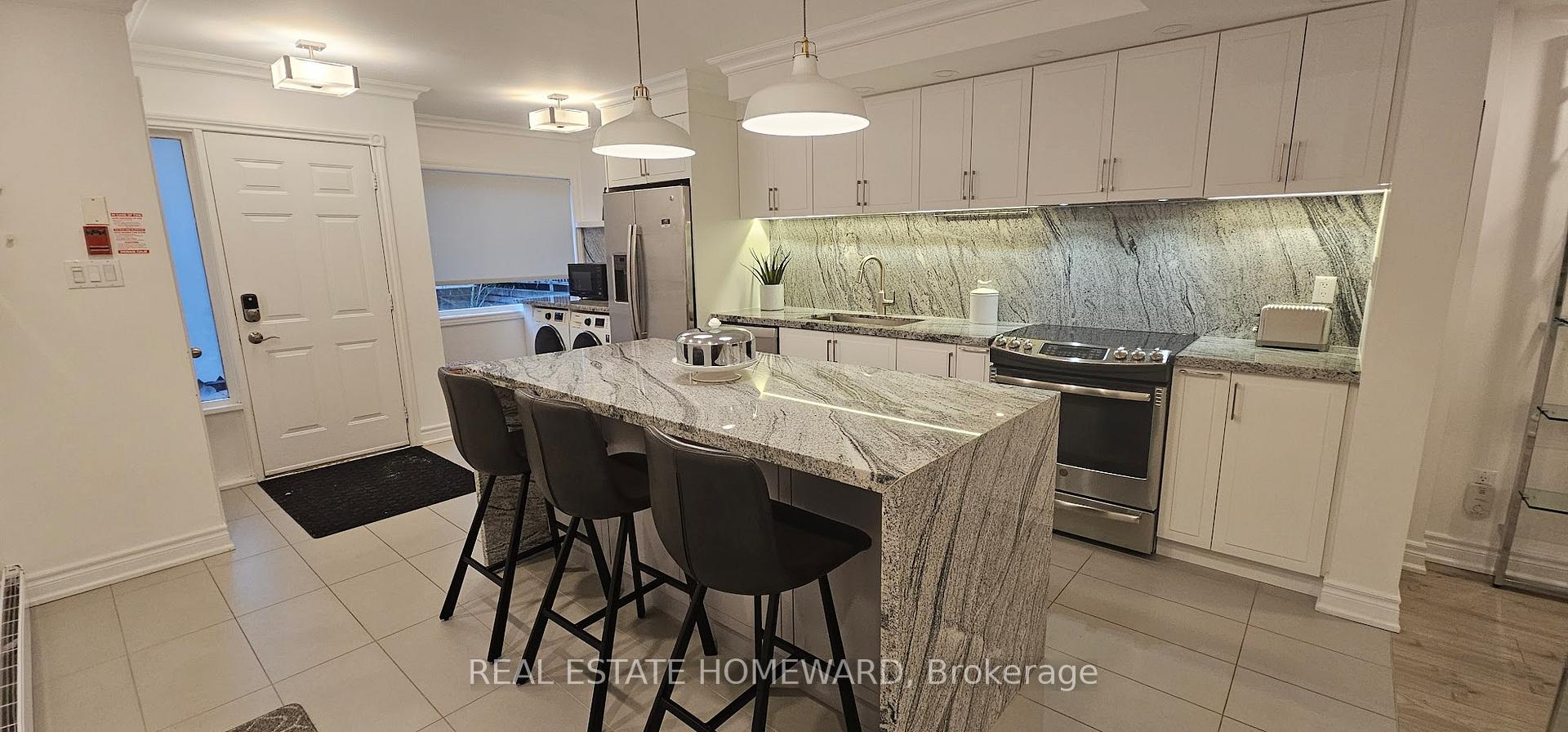 Photo 3 of Unit 5, 122 Glen Manor Drive, Toronto, The Beaches — HOMEH
