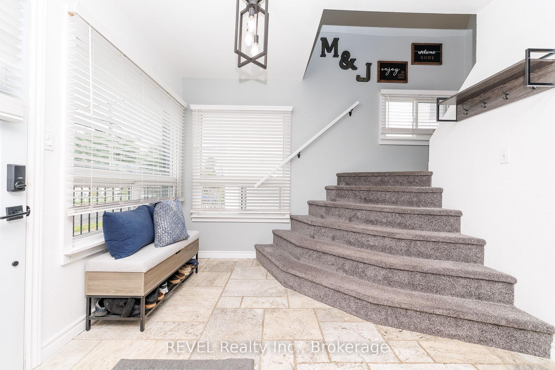 Photo 3 of 4594 Ferguson Street, Niagara Falls, Downtown — HOMEH