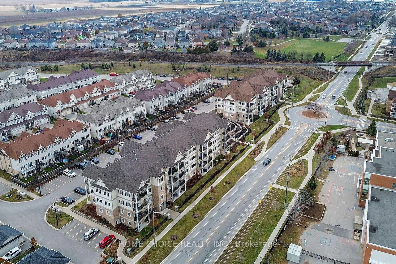 Photo 10 of Unit 105, 1 Sidney Lane, Clarington, Bowmanville — HOMEH