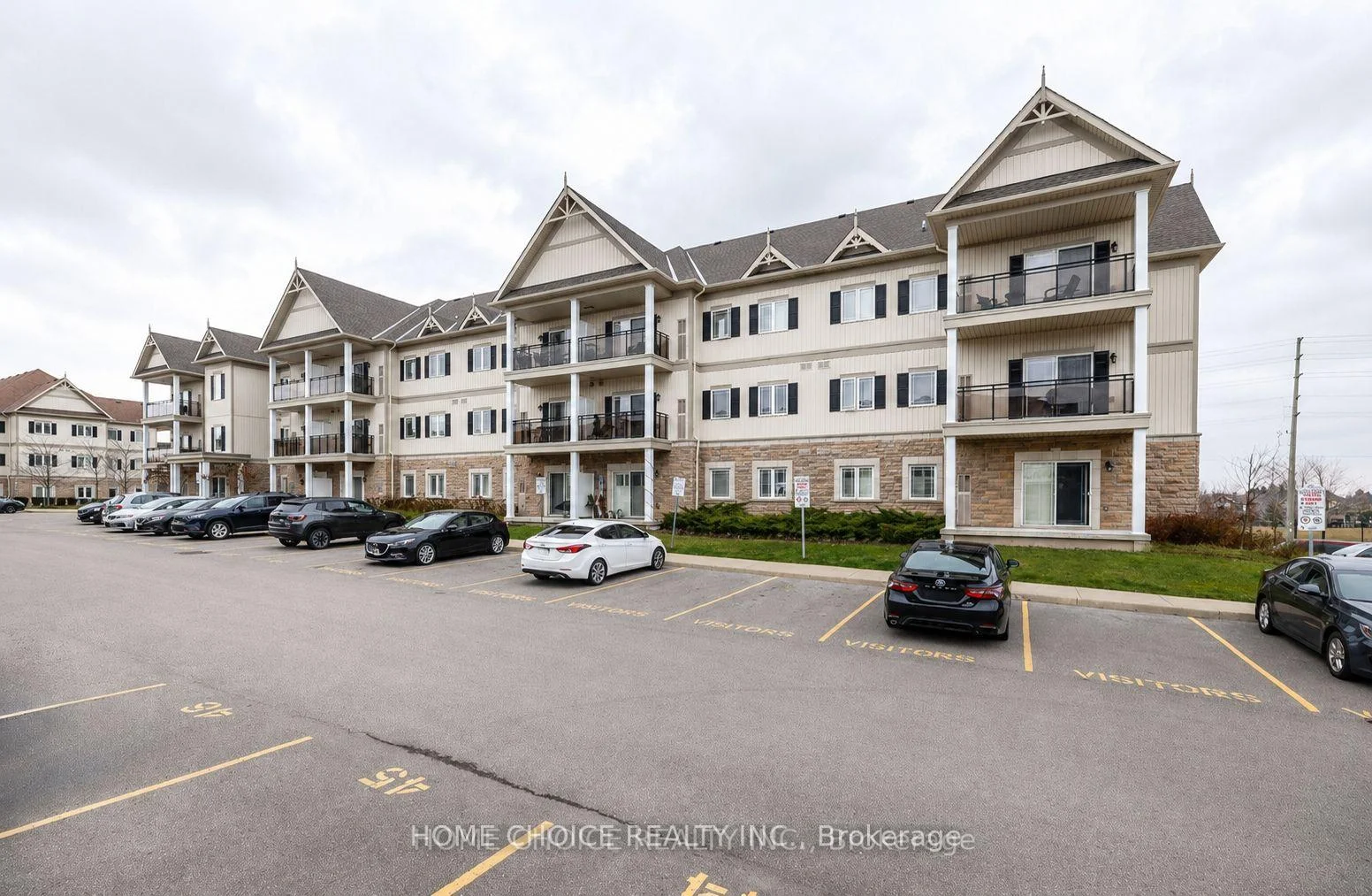 Photo 3 of Unit 105, 1 Sidney Lane, Clarington, Bowmanville — HOMEH