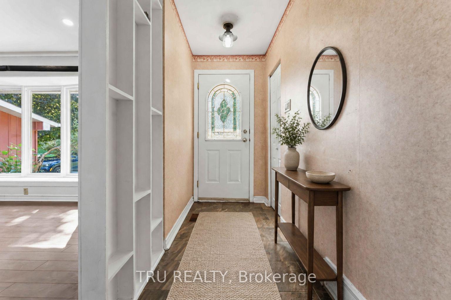 Photo 4 of 19 Ellery Crescent, Ottawa, Bells Corners — HOMEH