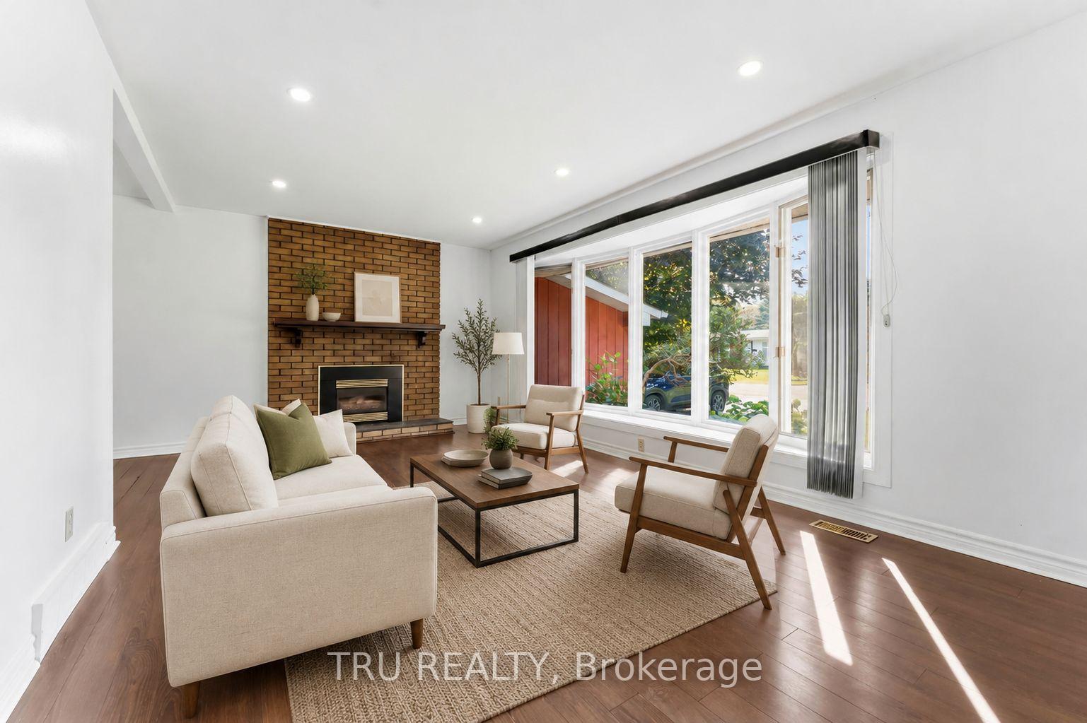 Photo 7 of 19 Ellery Crescent, Ottawa, Bells Corners — HOMEH