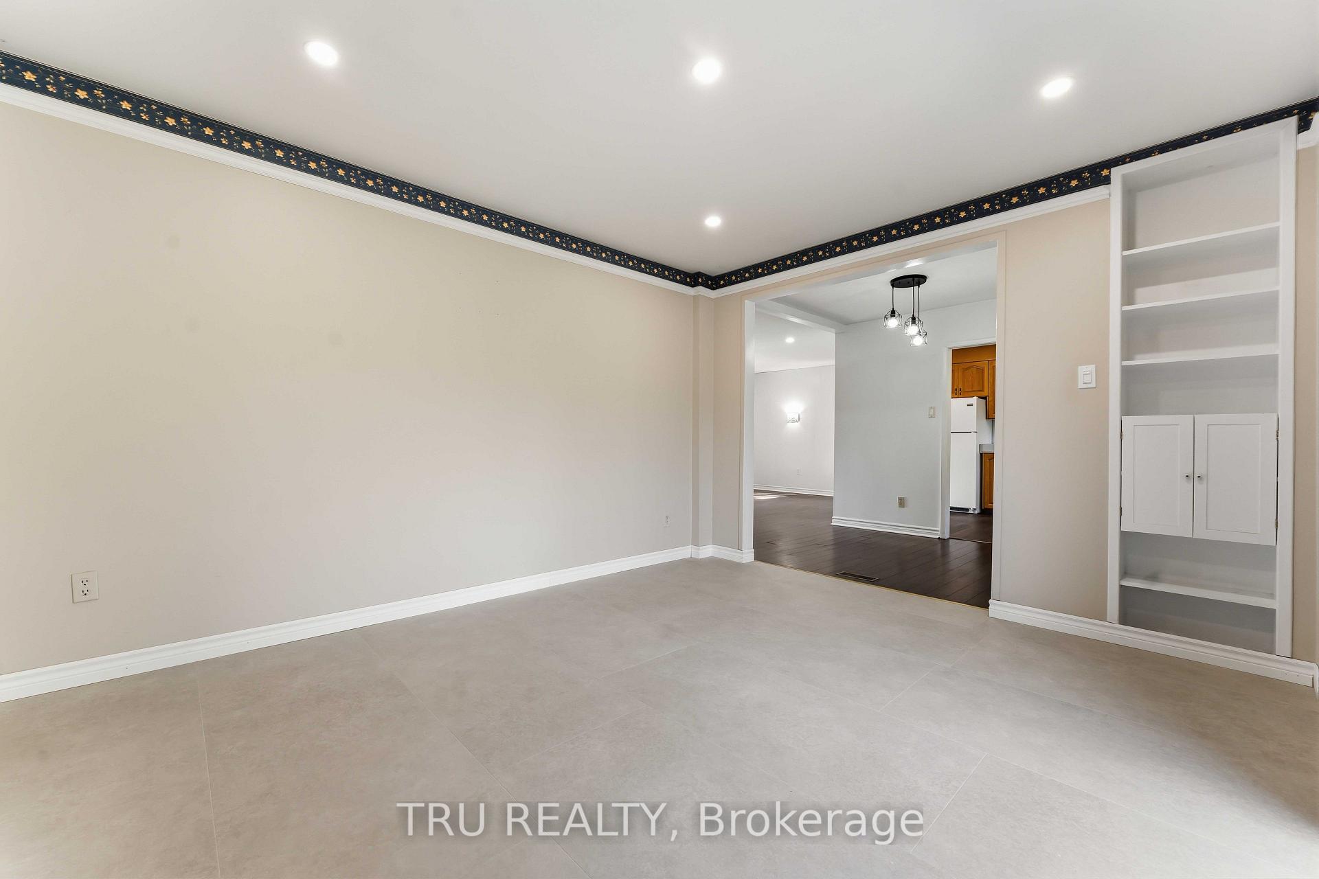 Photo 17 of 19 Ellery Crescent, Ottawa, Bells Corners — HOMEH