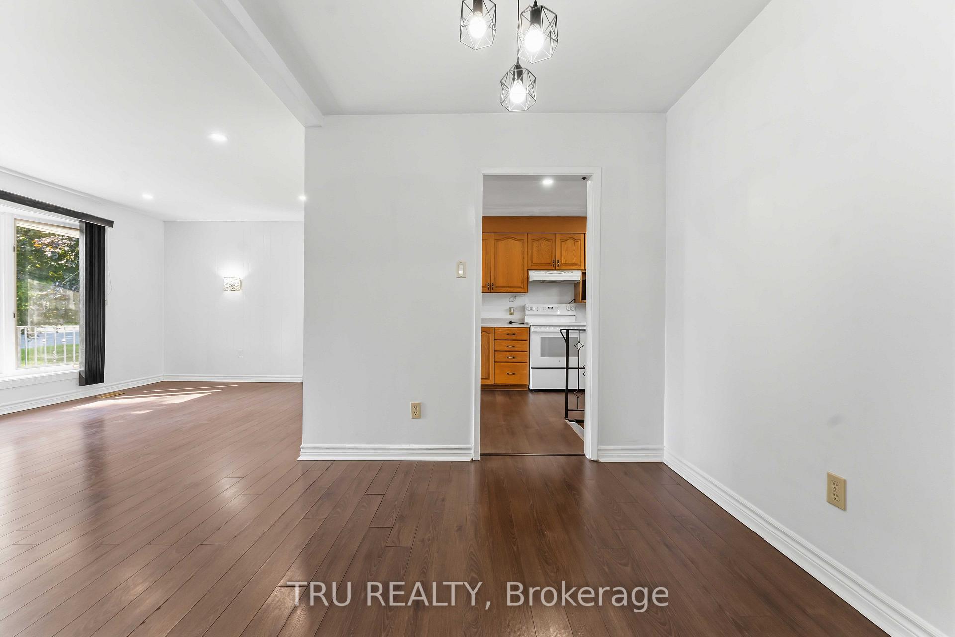 Photo 18 of 19 Ellery Crescent, Ottawa, Bells Corners — HOMEH