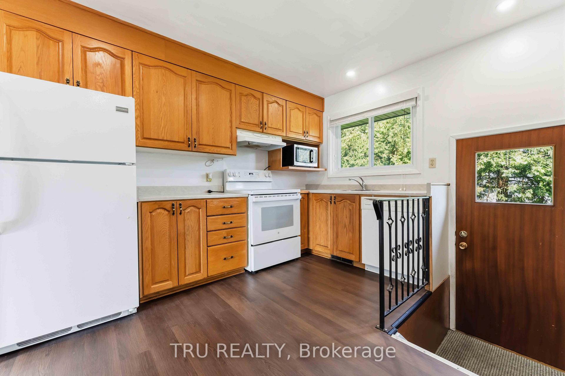 Photo 20 of 19 Ellery Crescent, Ottawa, Bells Corners — HOMEH