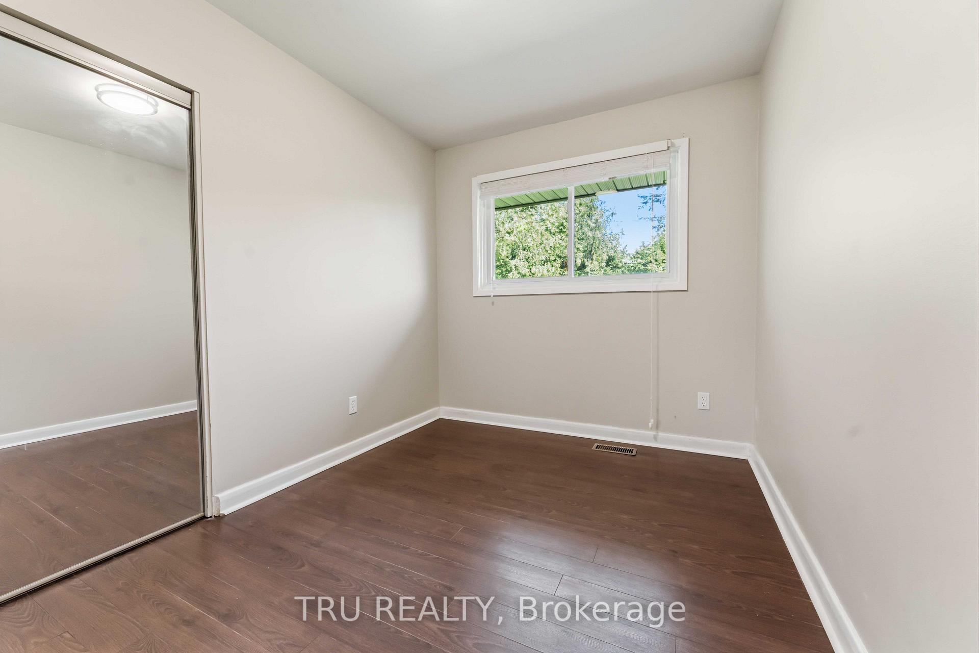 Photo 23 of 19 Ellery Crescent, Ottawa, Bells Corners — HOMEH