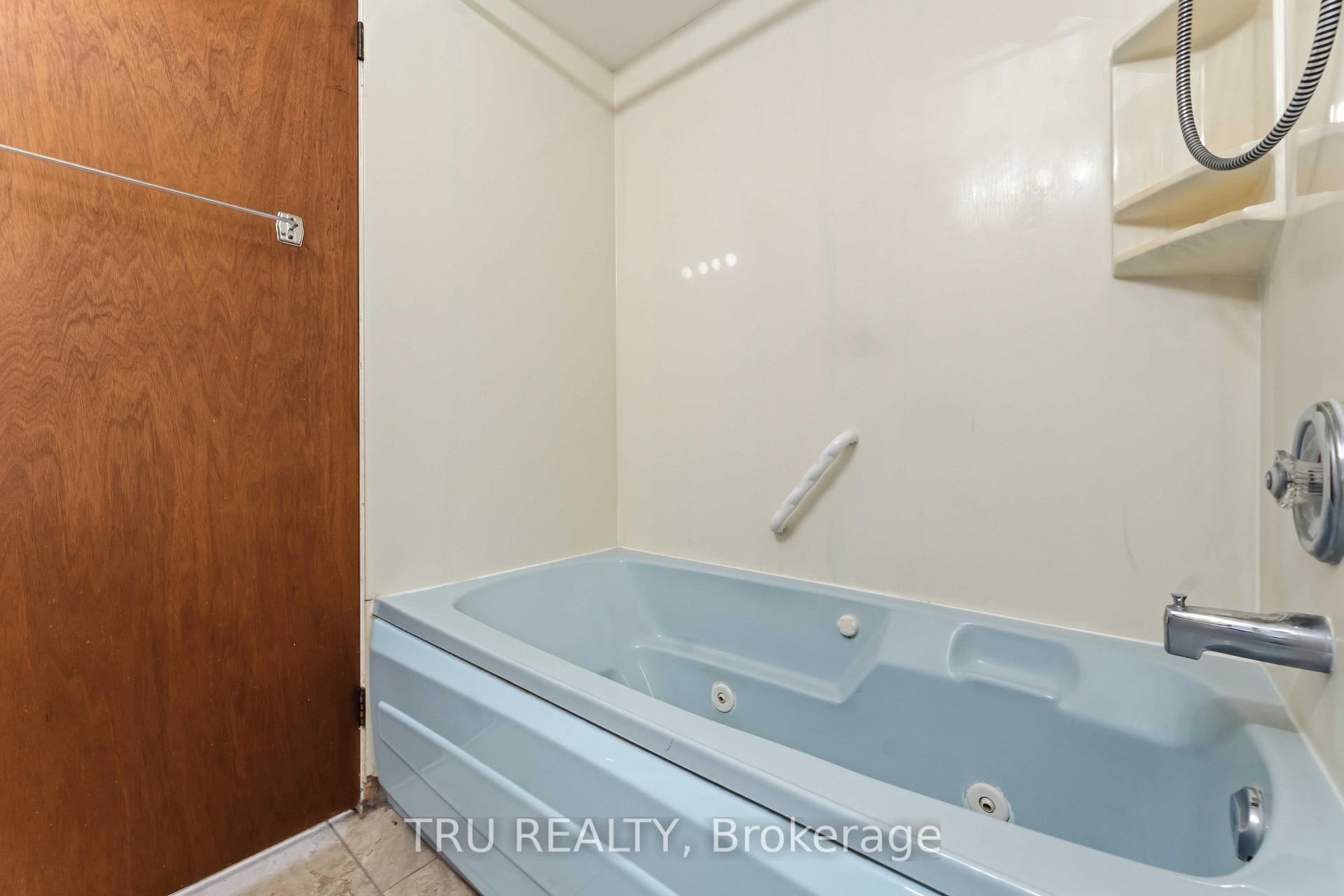 Photo 34 of 19 Ellery Crescent, Ottawa, Bells Corners — HOMEH