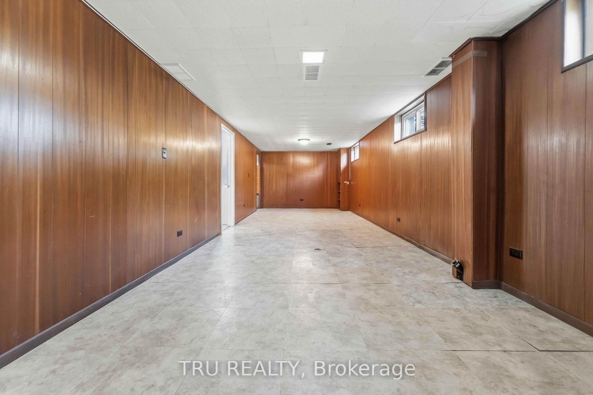 Photo 37 of 19 Ellery Crescent, Ottawa, Bells Corners — HOMEH