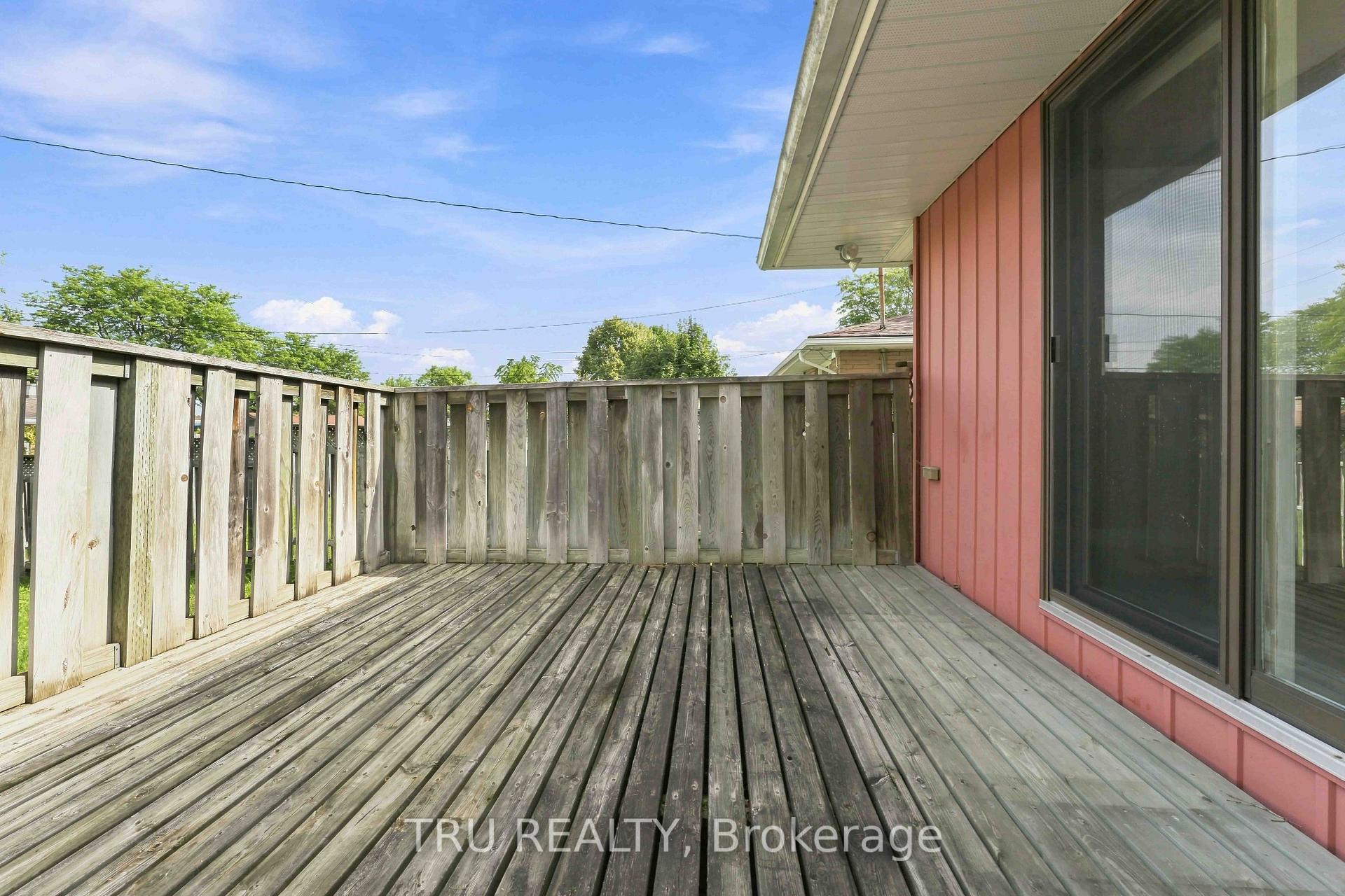 Photo 40 of 19 Ellery Crescent, Ottawa, Bells Corners — HOMEH