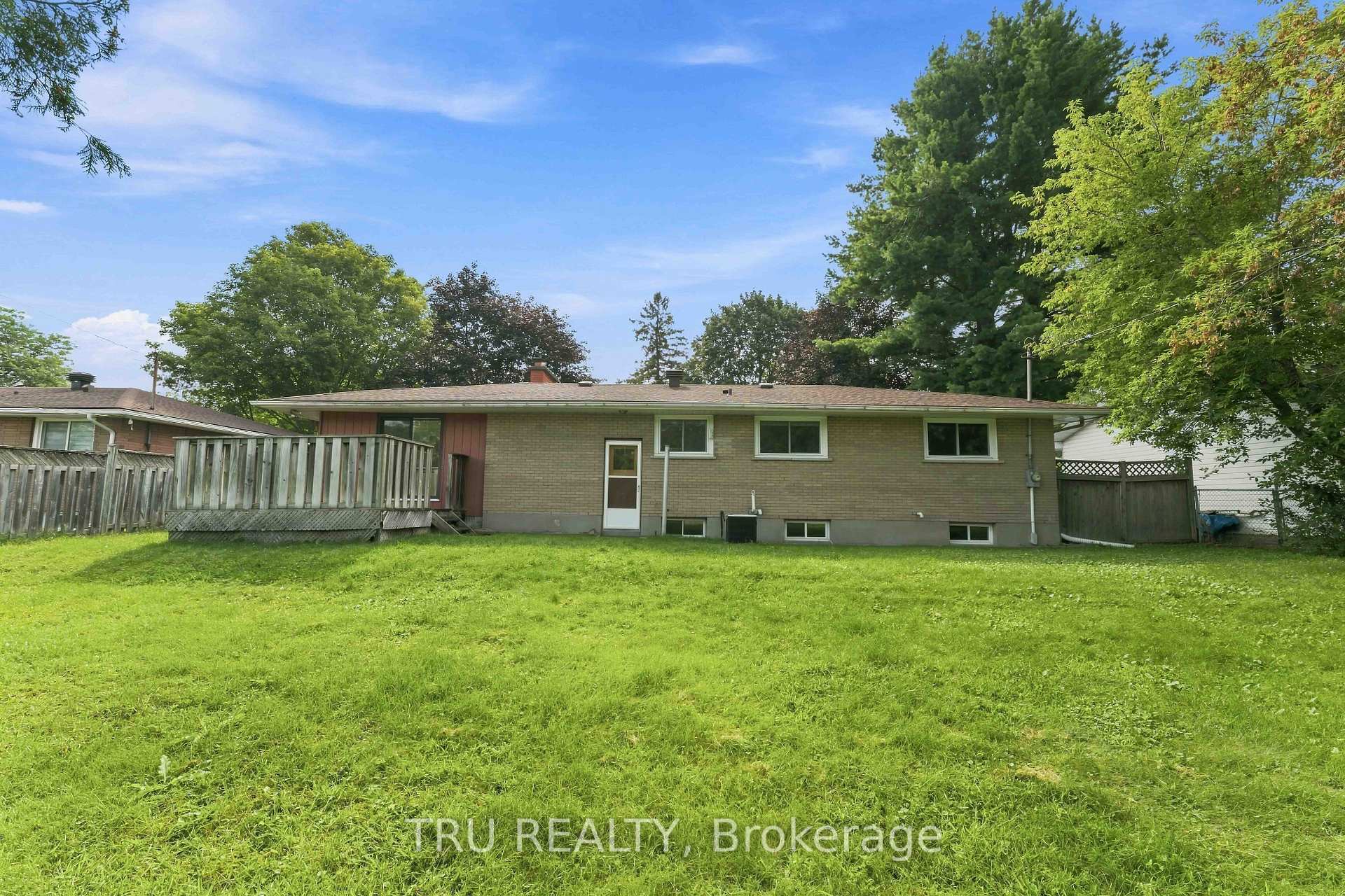 Photo 41 of 19 Ellery Crescent, Ottawa, Bells Corners — HOMEH