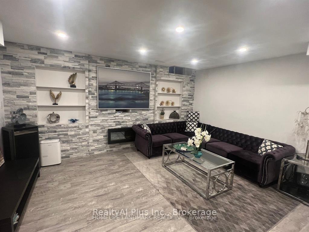 Photo 3 of Unit Bsmt, 80 Batchford Crescent, Markham, Box Grove — HOMEH