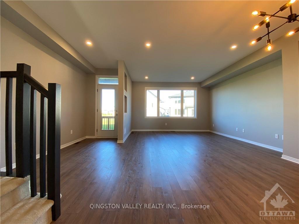 Photo 5 of 489 Cope Drive, Ottawa, Kanata - Emerald Meadows/Trailwest — HOMEH