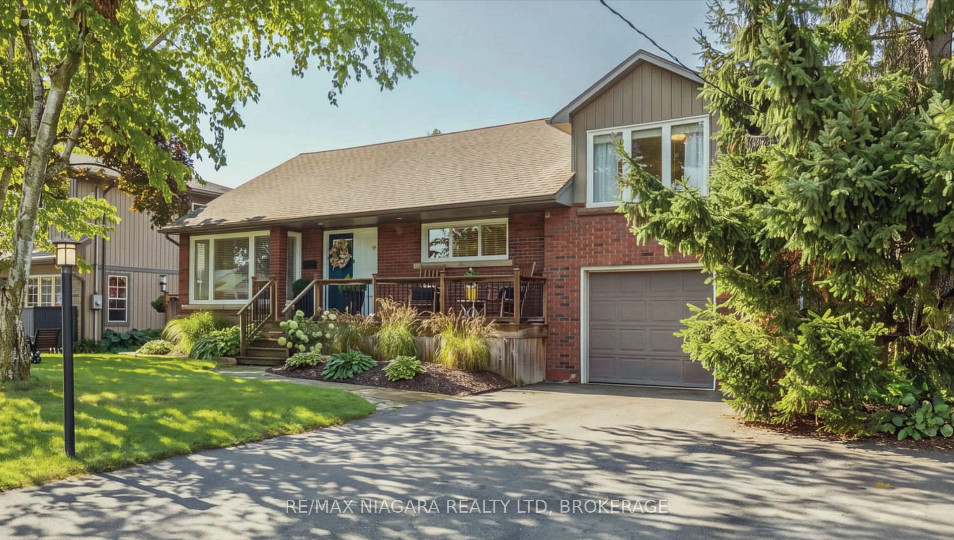 Photo 2 of 9 Youngblut Avenue, St. Catharines, Vine/Linwell — HOMEH