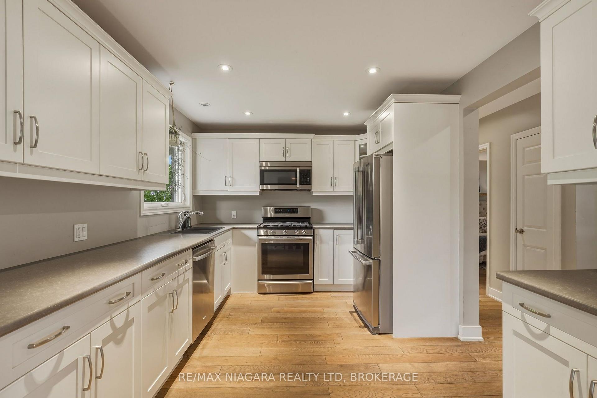 Photo 40 of 9 Youngblut Avenue, St. Catharines, Vine/Linwell — HOMEH