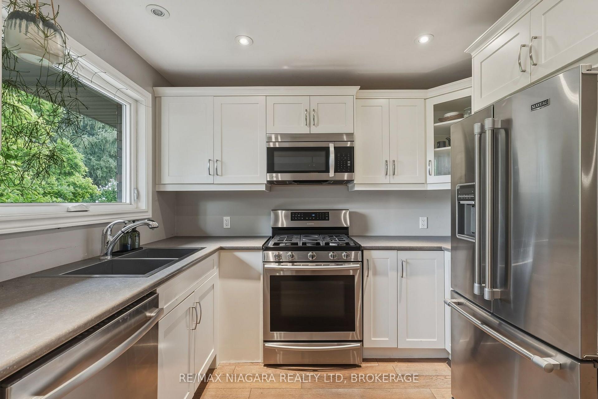 Photo 48 of 9 Youngblut Avenue, St. Catharines, Vine/Linwell — HOMEH