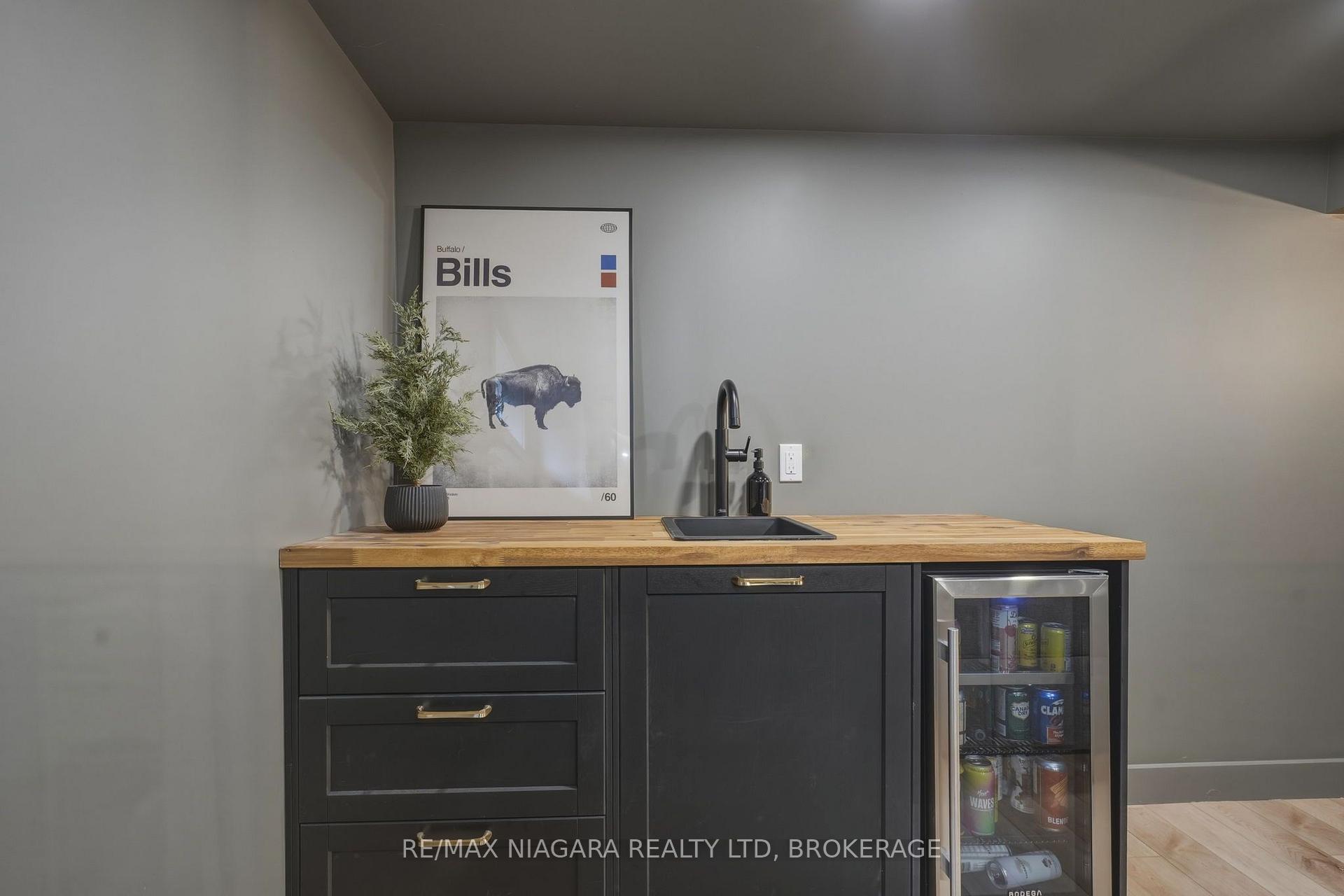 Photo 77 of 9 Youngblut Avenue, St. Catharines, Vine/Linwell — HOMEH
