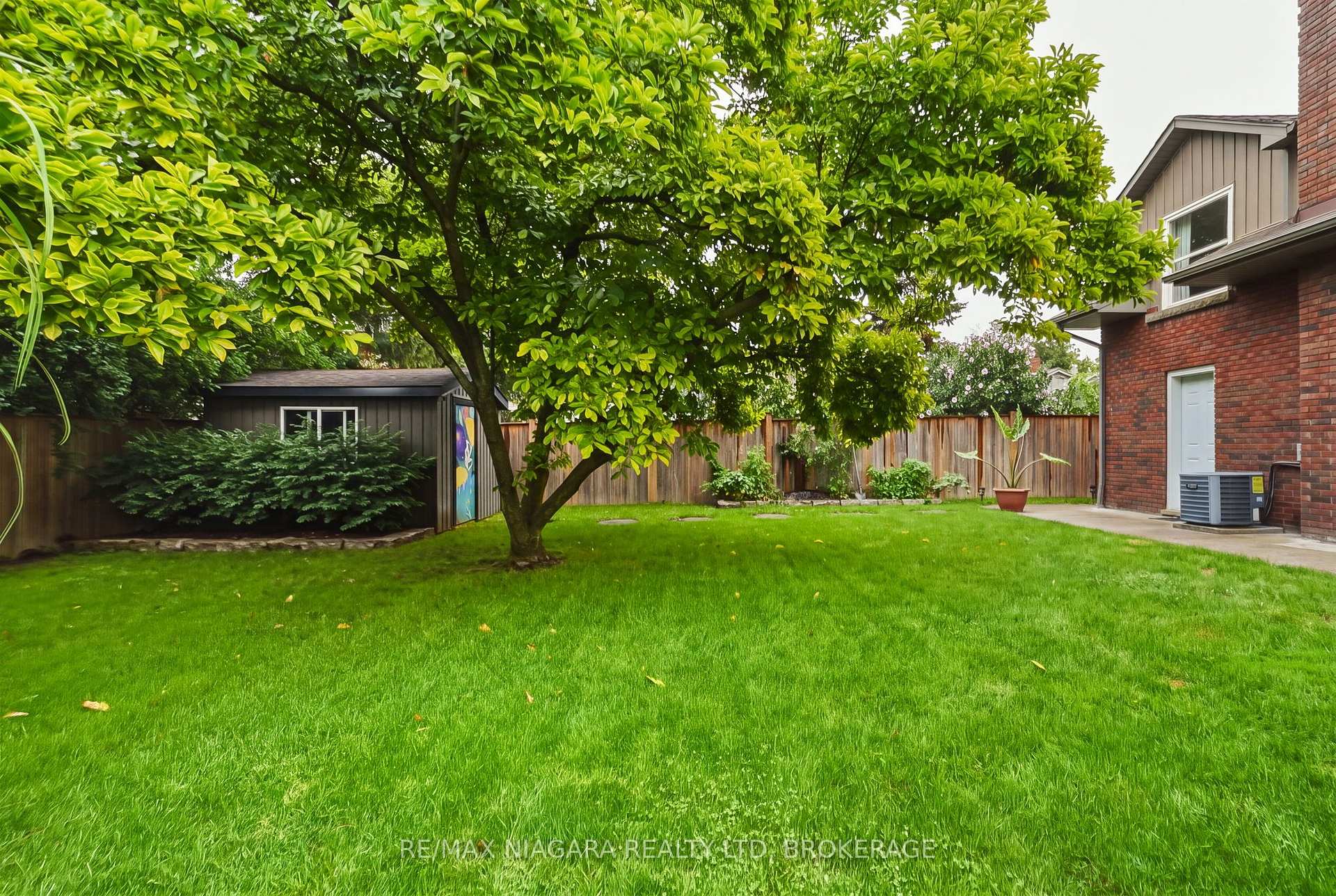 Photo 83 of 9 Youngblut Avenue, St. Catharines, Vine/Linwell — HOMEH