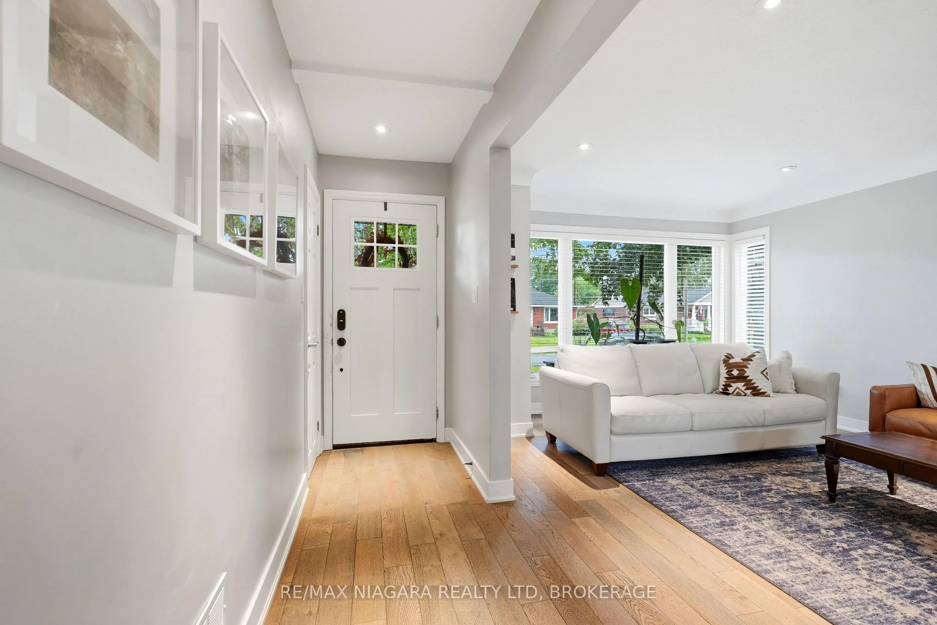 Photo 3 of 9 Youngblut Avenue, St. Catharines, Vine/Linwell — HOMEH