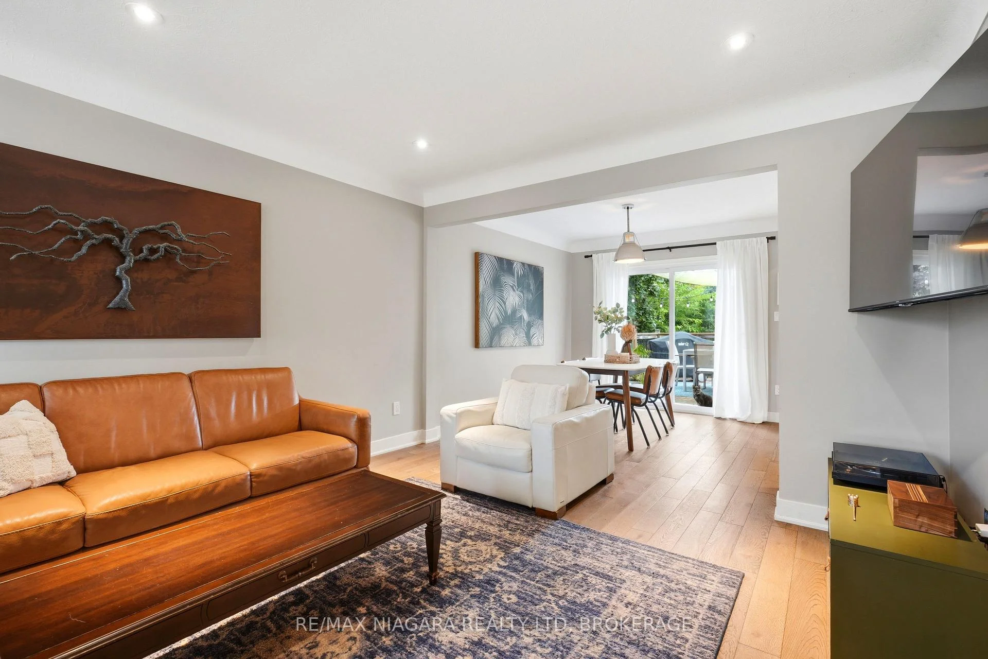 Photo 5 of 9 Youngblut Avenue, St. Catharines, Vine/Linwell — HOMEH