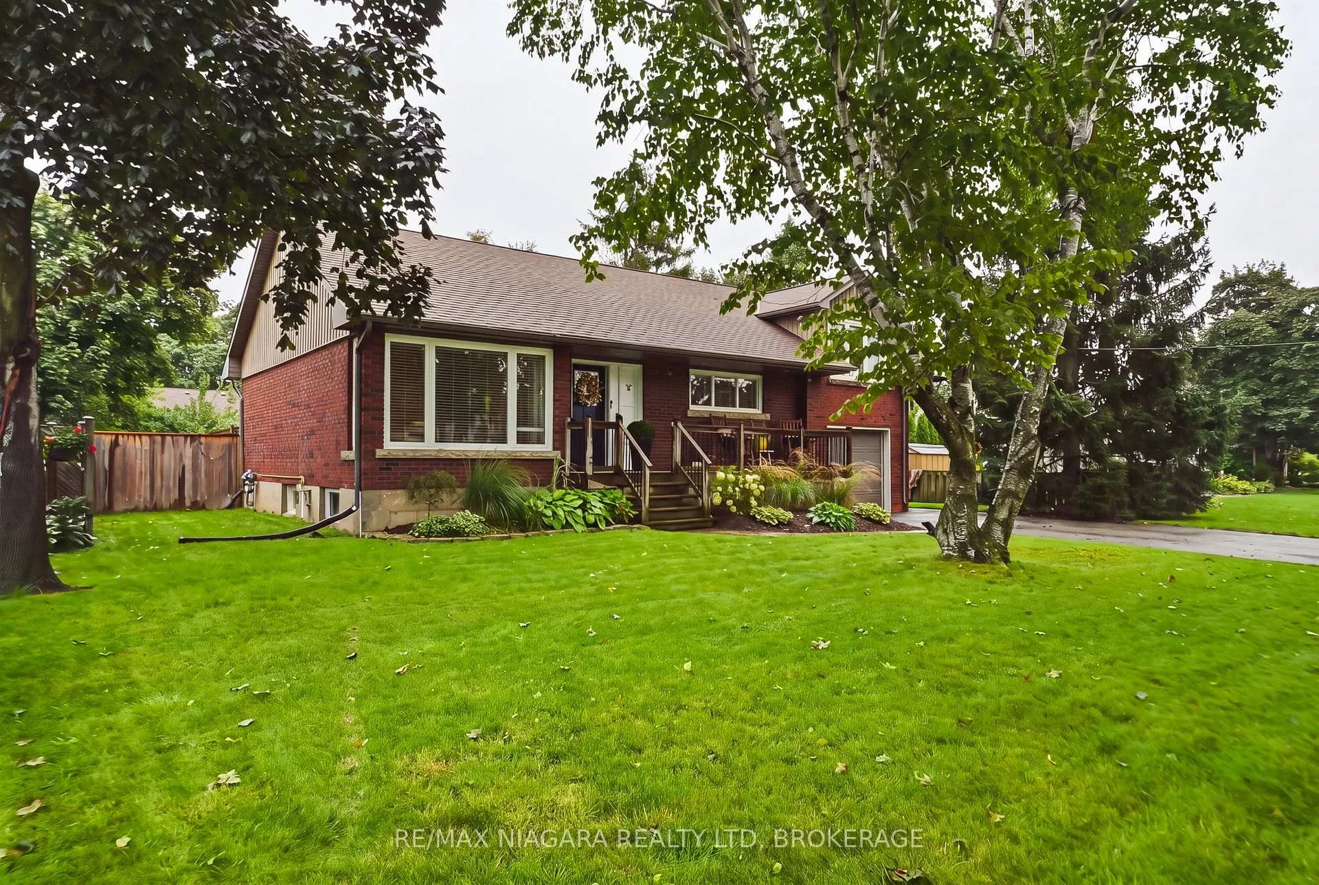 Photo 11 of 9 Youngblut Avenue, St. Catharines, Vine/Linwell — HOMEH