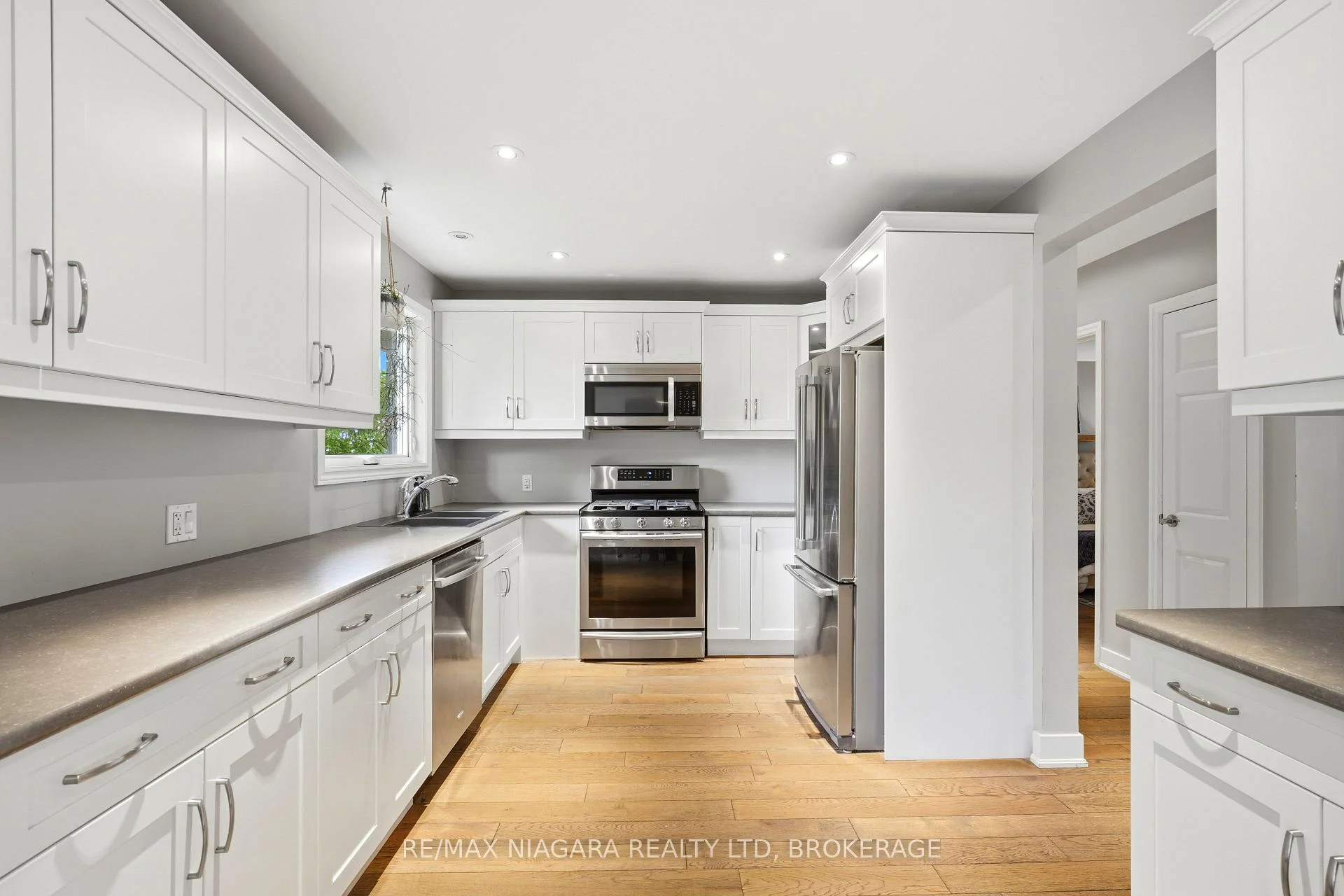 Photo 26 of 9 Youngblut Avenue, St. Catharines, Vine/Linwell — HOMEH