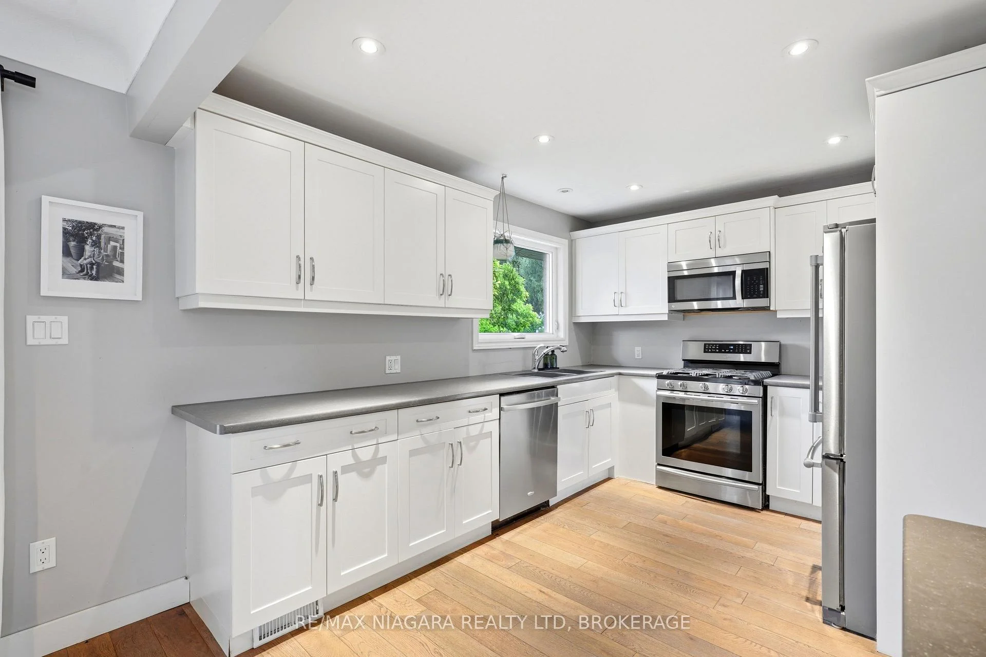 Photo 28 of 9 Youngblut Avenue, St. Catharines, Vine/Linwell — HOMEH