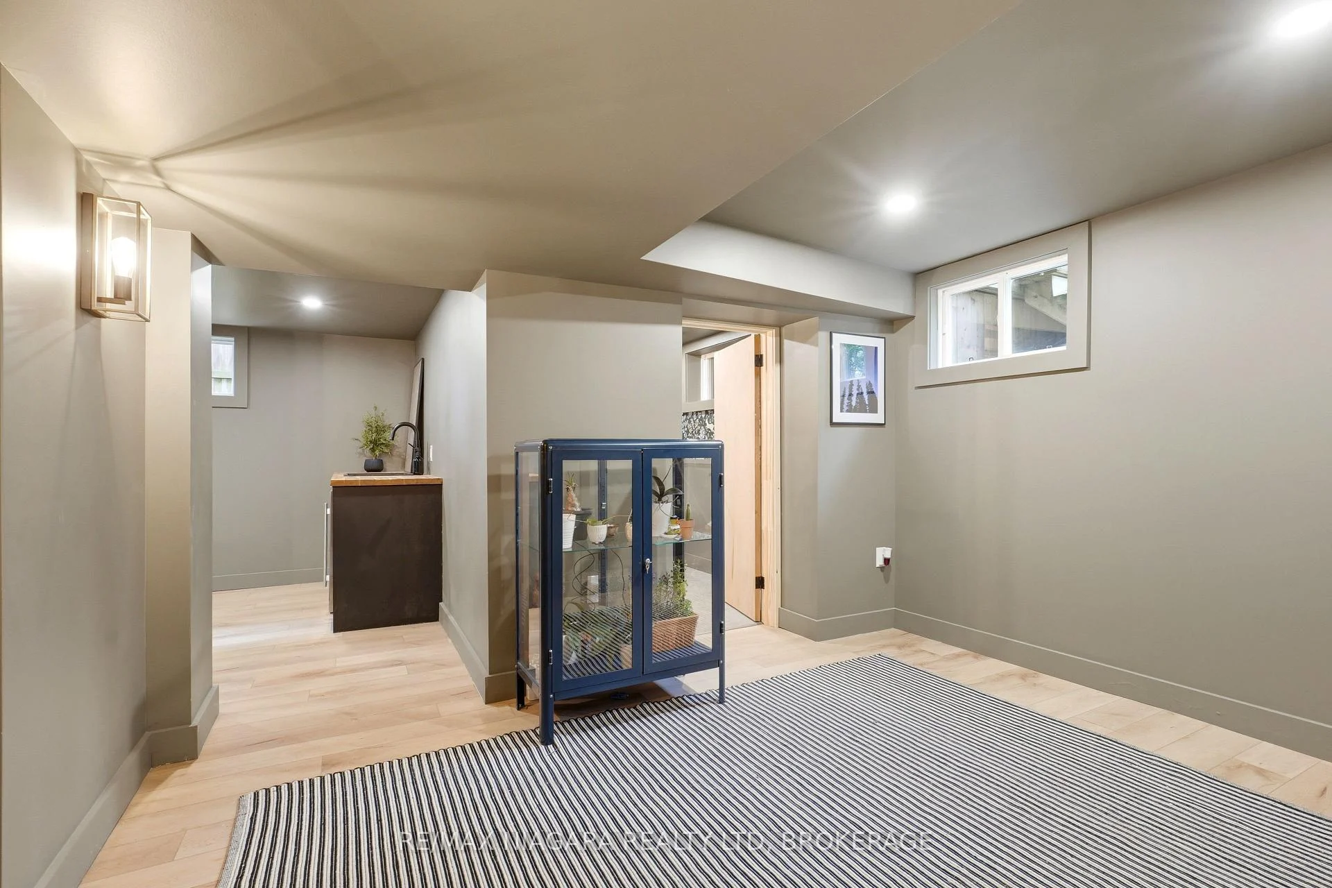 Photo 49 of 9 Youngblut Avenue, St. Catharines, Vine/Linwell — HOMEH