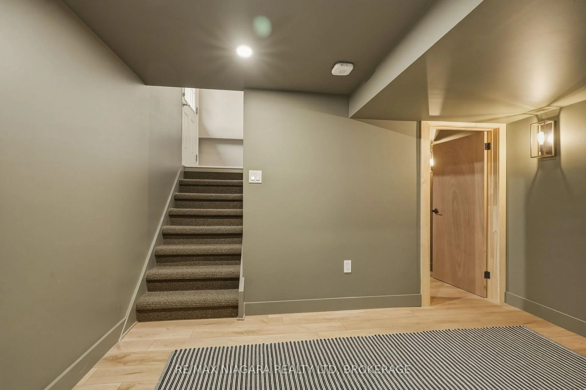 Photo 79 of 9 Youngblut Avenue, St. Catharines, Vine/Linwell — HOMEH