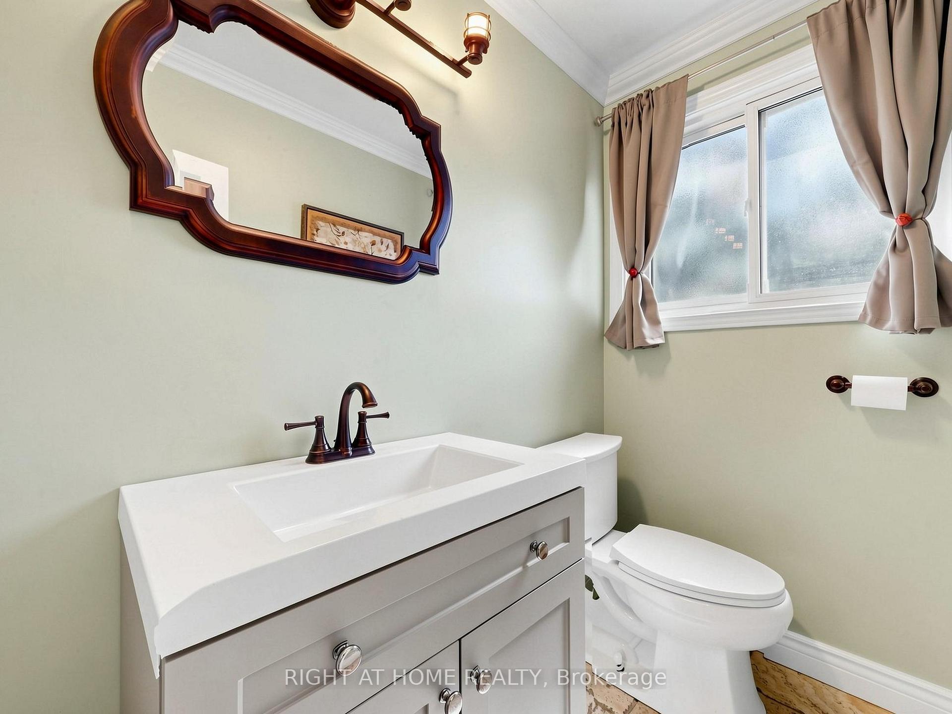Photo 15 of 479 Bernhard Crescent, Oshawa, O'Neill — HOMEH