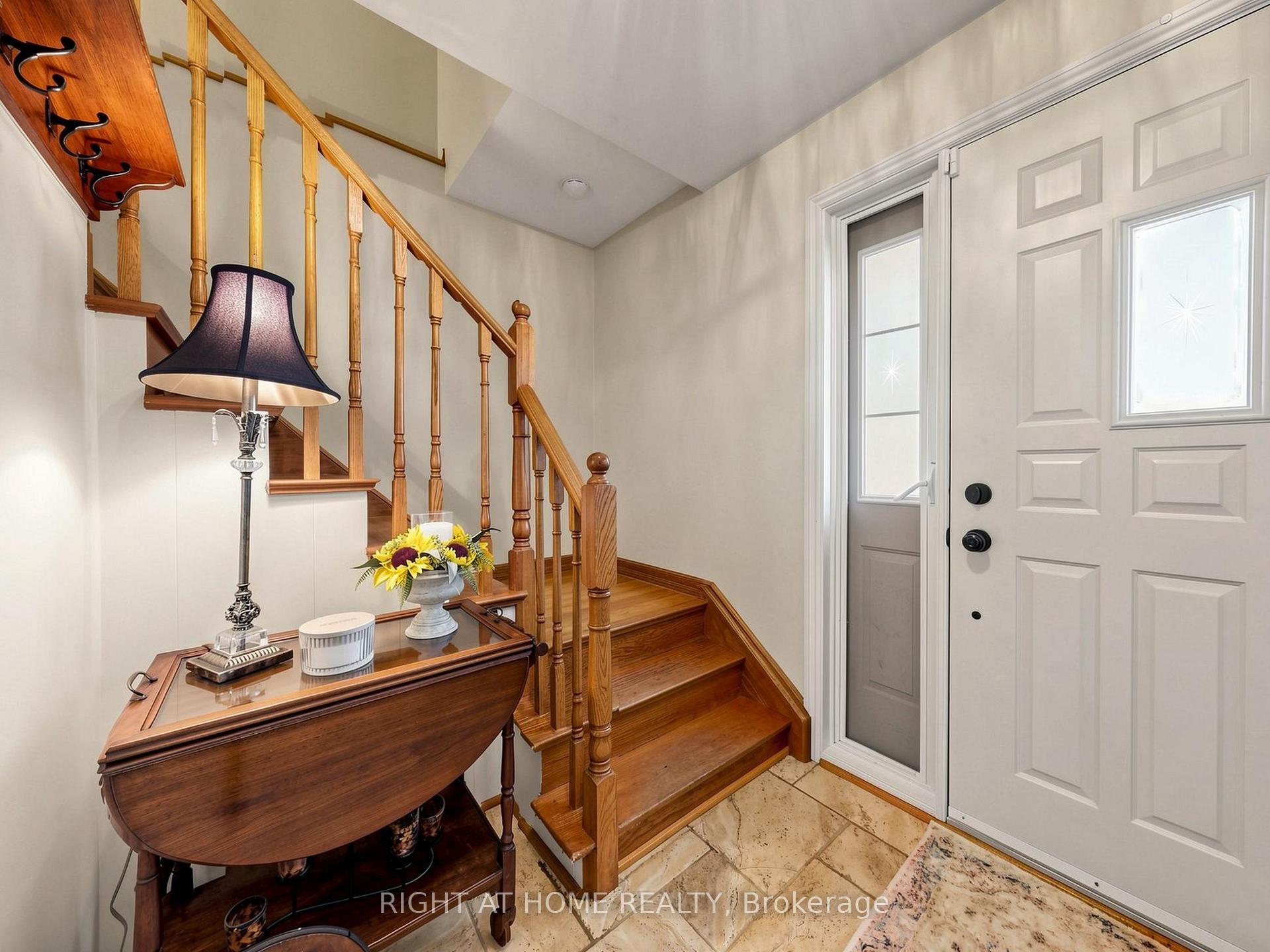 Photo 17 of 479 Bernhard Crescent, Oshawa, O'Neill — HOMEH