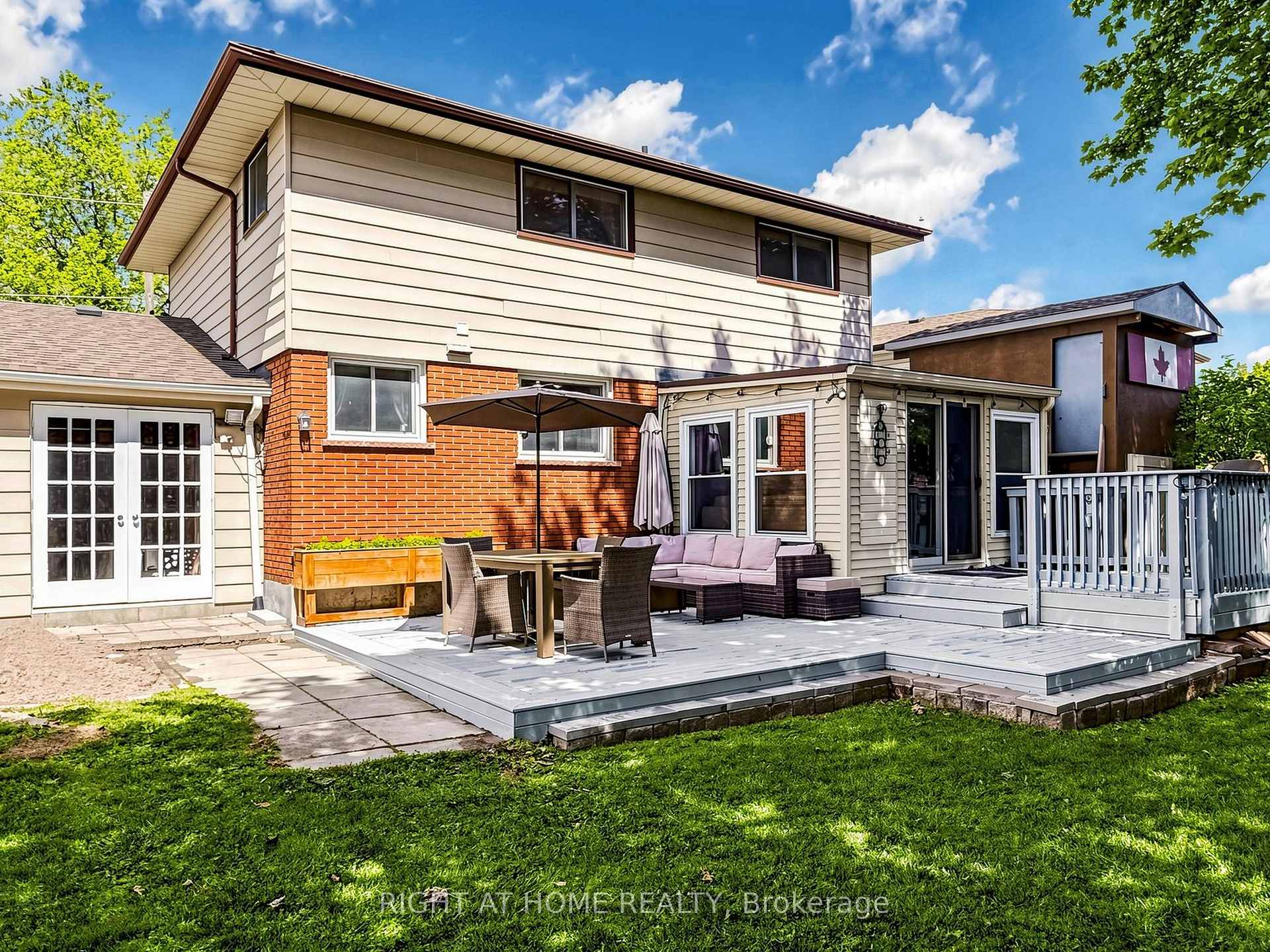 Photo 25 of 479 Bernhard Crescent, Oshawa, O'Neill — HOMEH