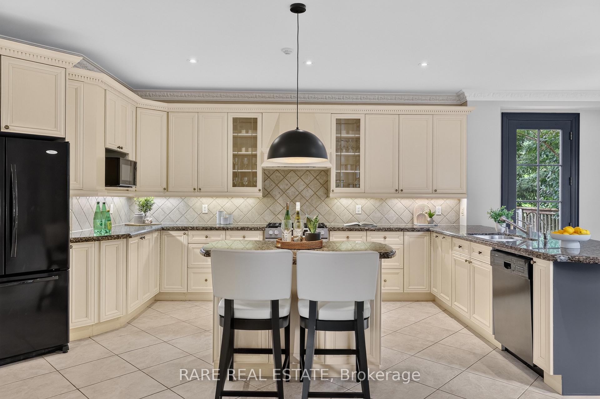 Photo 16 of 92 Willis Drive, Aurora, Aurora Highlands — HOMEH