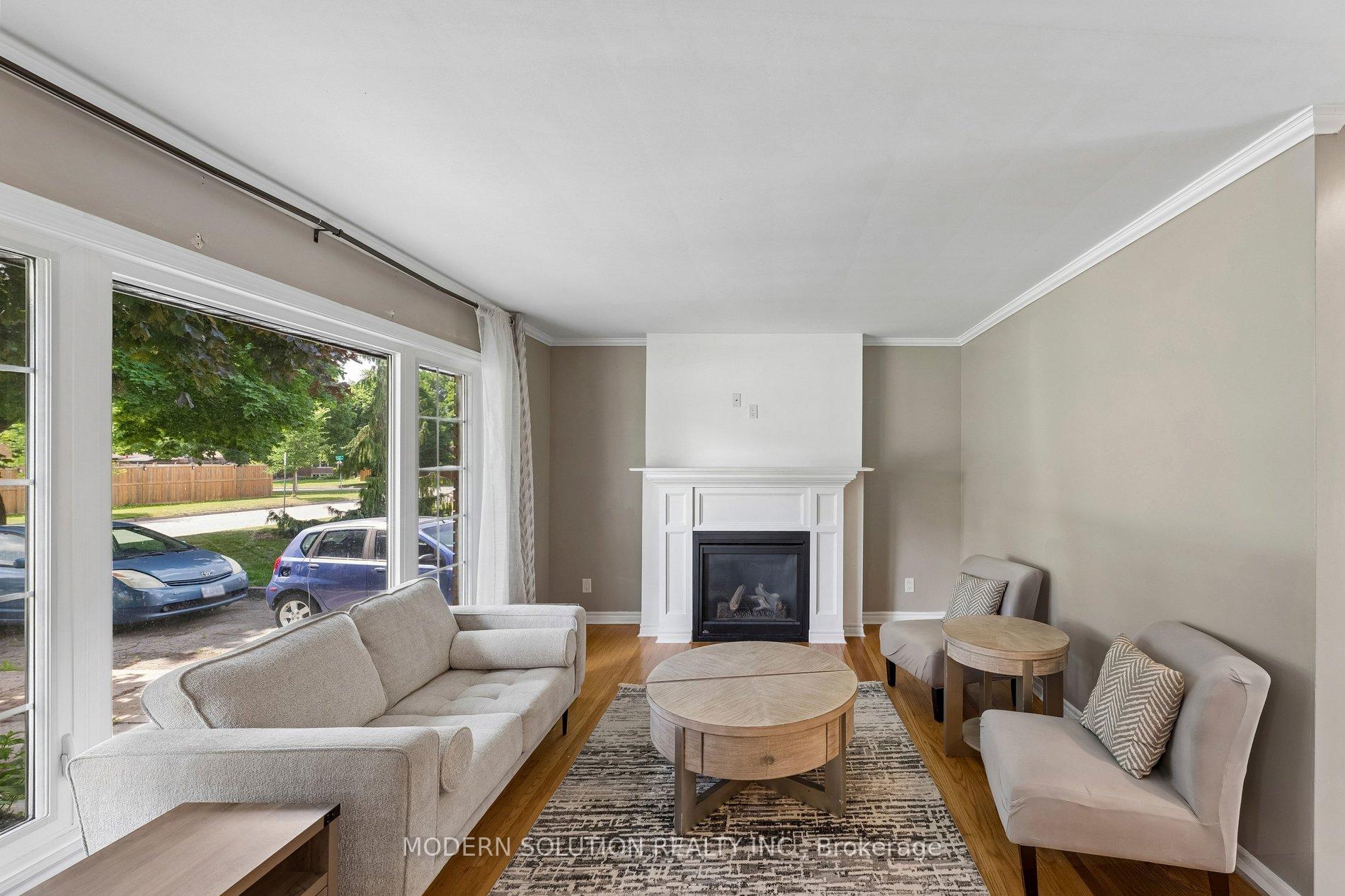Photo 5 of 61 Godfrey Drive, London, East D — HOMEH