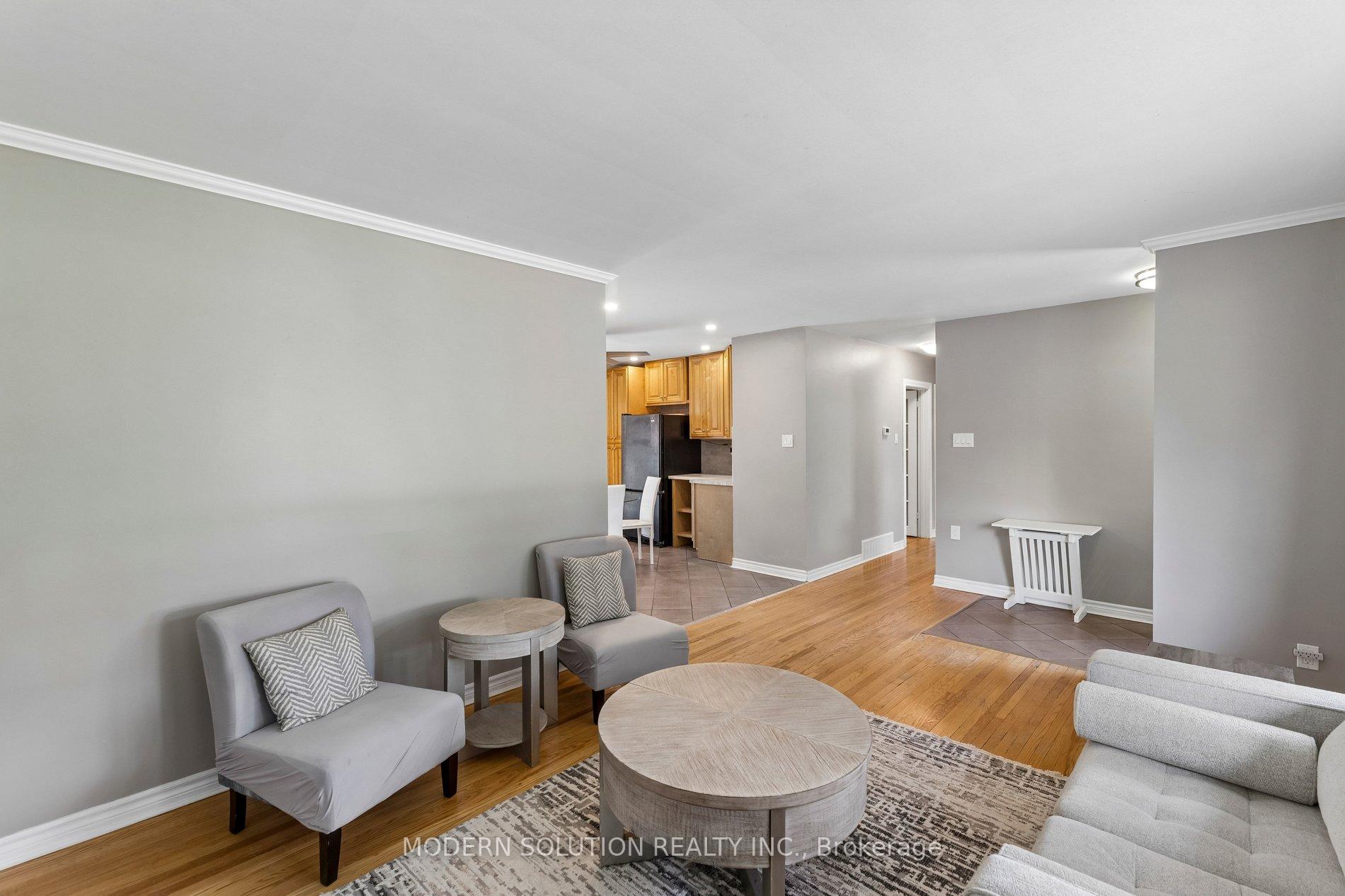 Photo 7 of 61 Godfrey Drive, London, East D — HOMEH