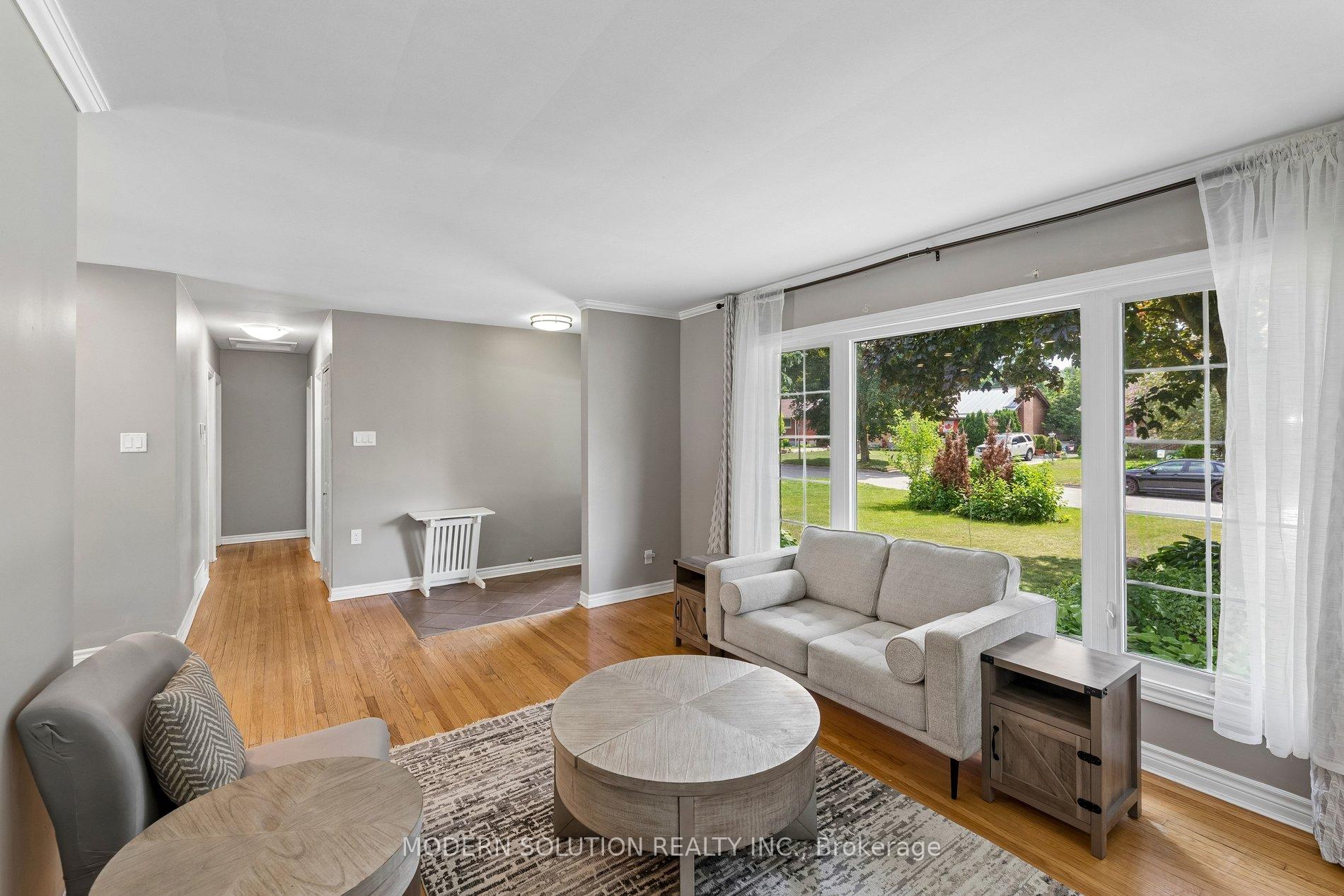 Photo 8 of 61 Godfrey Drive, London, East D — HOMEH