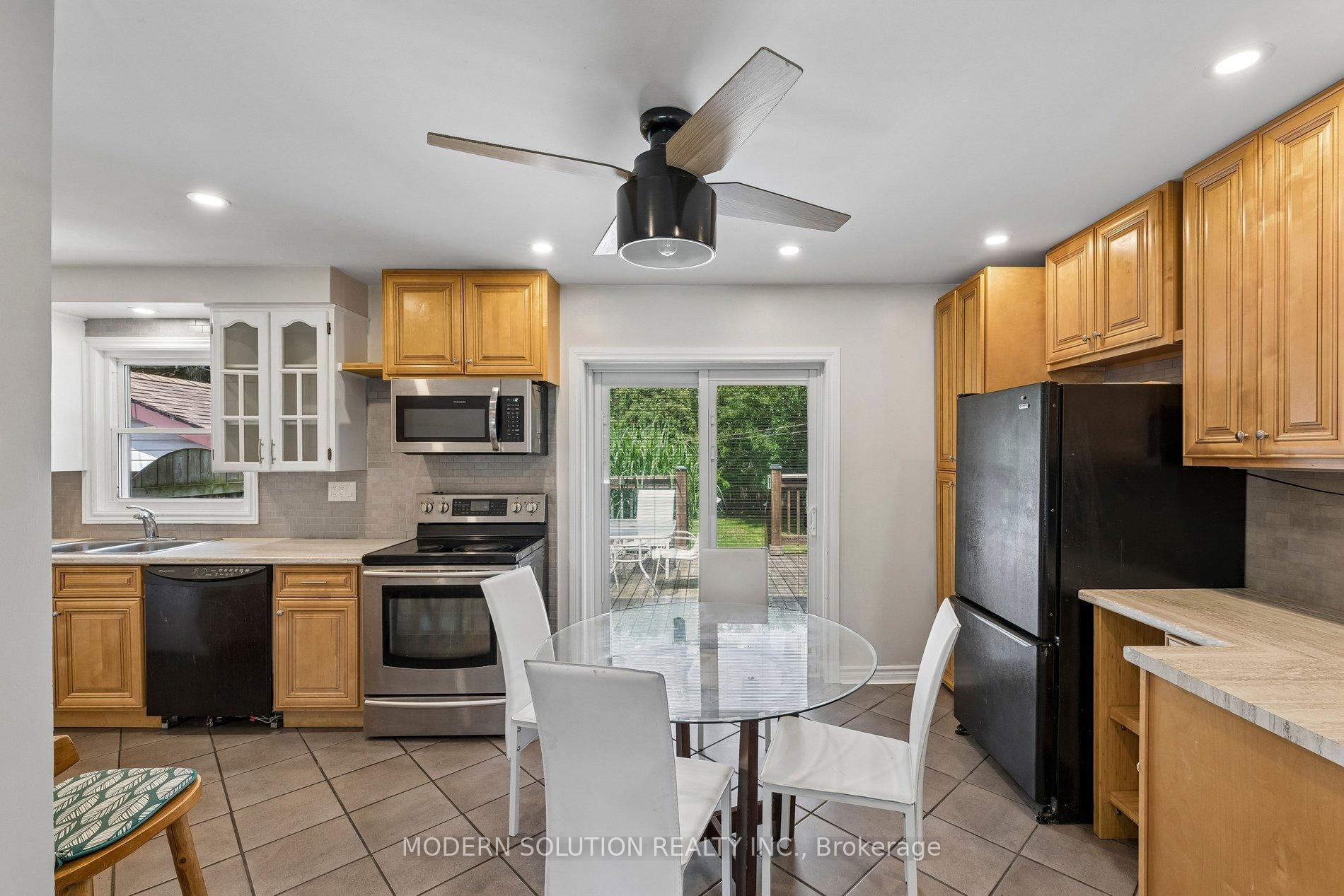 Photo 10 of 61 Godfrey Drive, London, East D — HOMEH