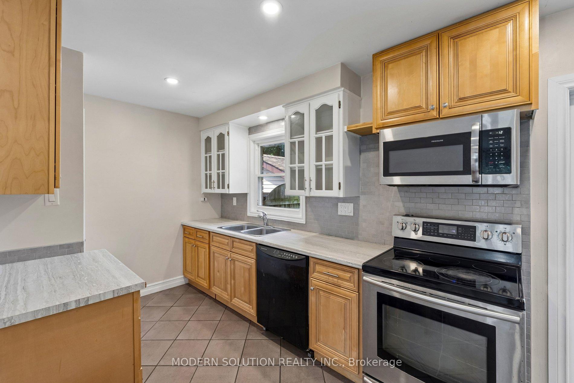 Photo 13 of 61 Godfrey Drive, London, East D — HOMEH