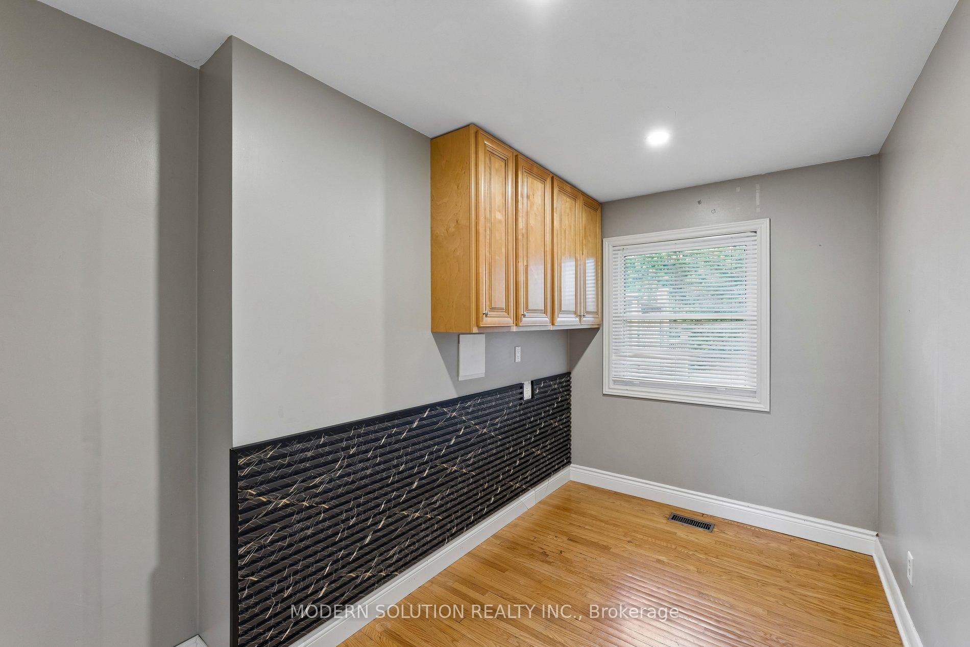 Photo 18 of 61 Godfrey Drive, London, East D — HOMEH