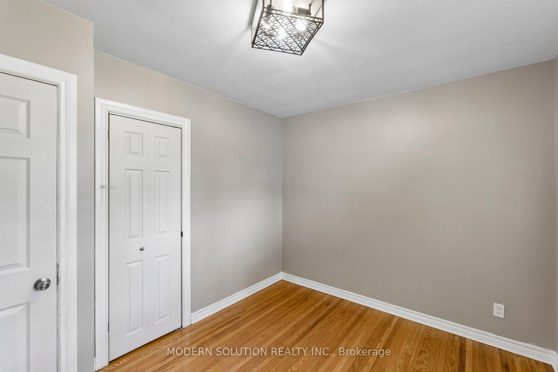 Photo 24 of 61 Godfrey Drive, London, East D — HOMEH
