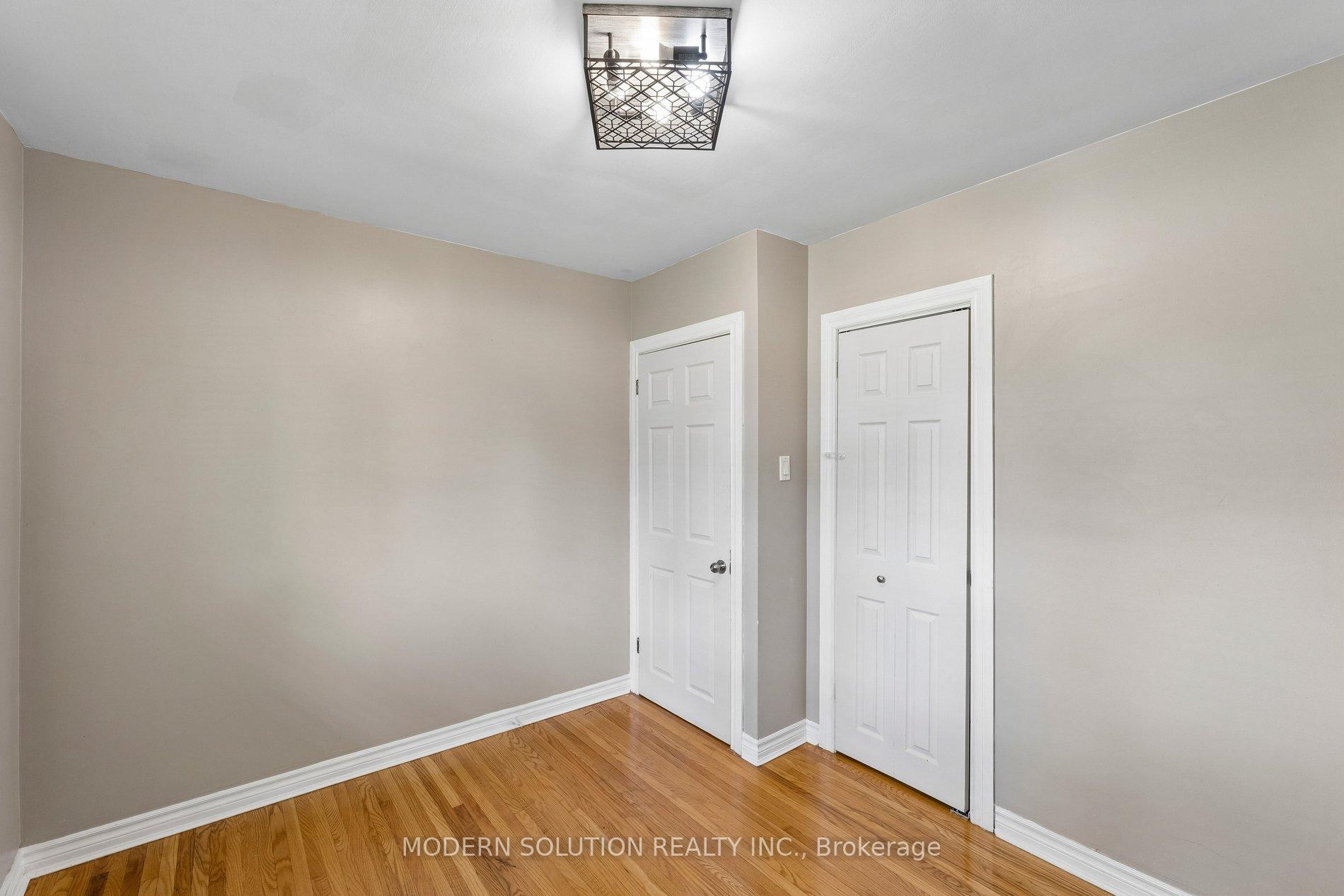 Photo 25 of 61 Godfrey Drive, London, East D — HOMEH